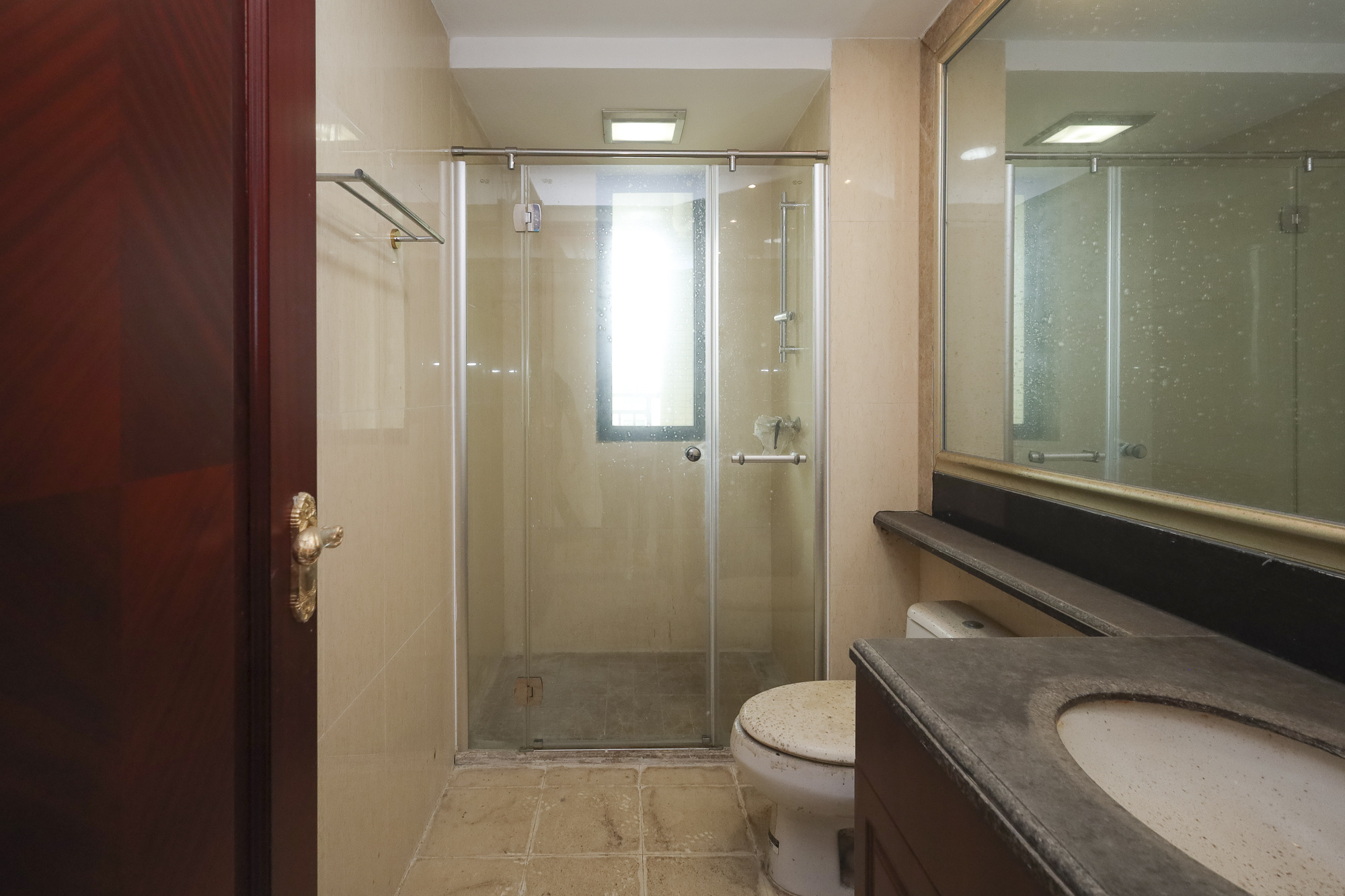 恒大御景湾 3室2厅21卫 138.0万 恒大御景湾 3室2厅21卫 138.0万卫生间