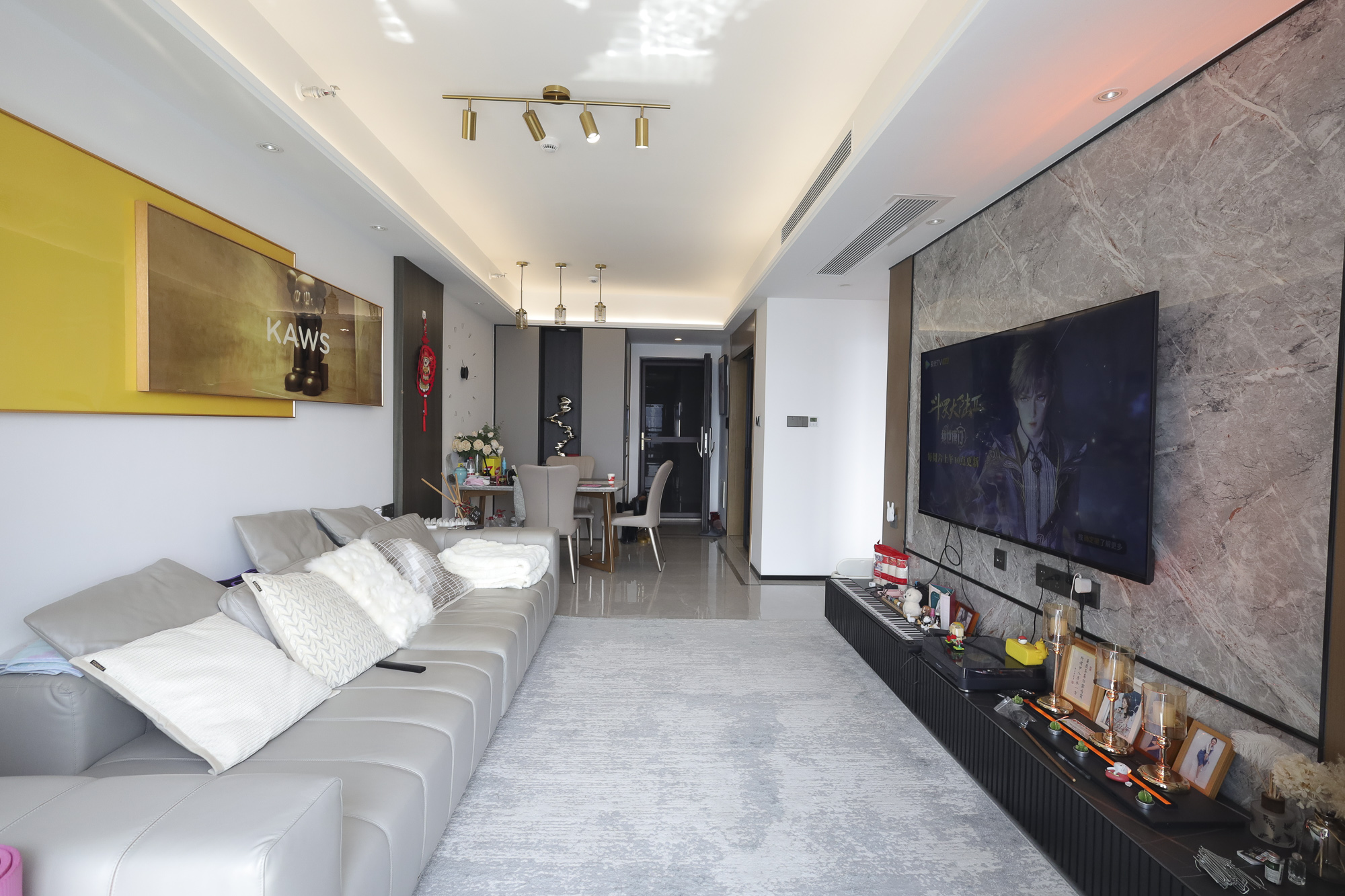 万科里金域国际 3室2厅2卫 320.6万 万科里金域国际 3室2厅2卫 320.6万客厅