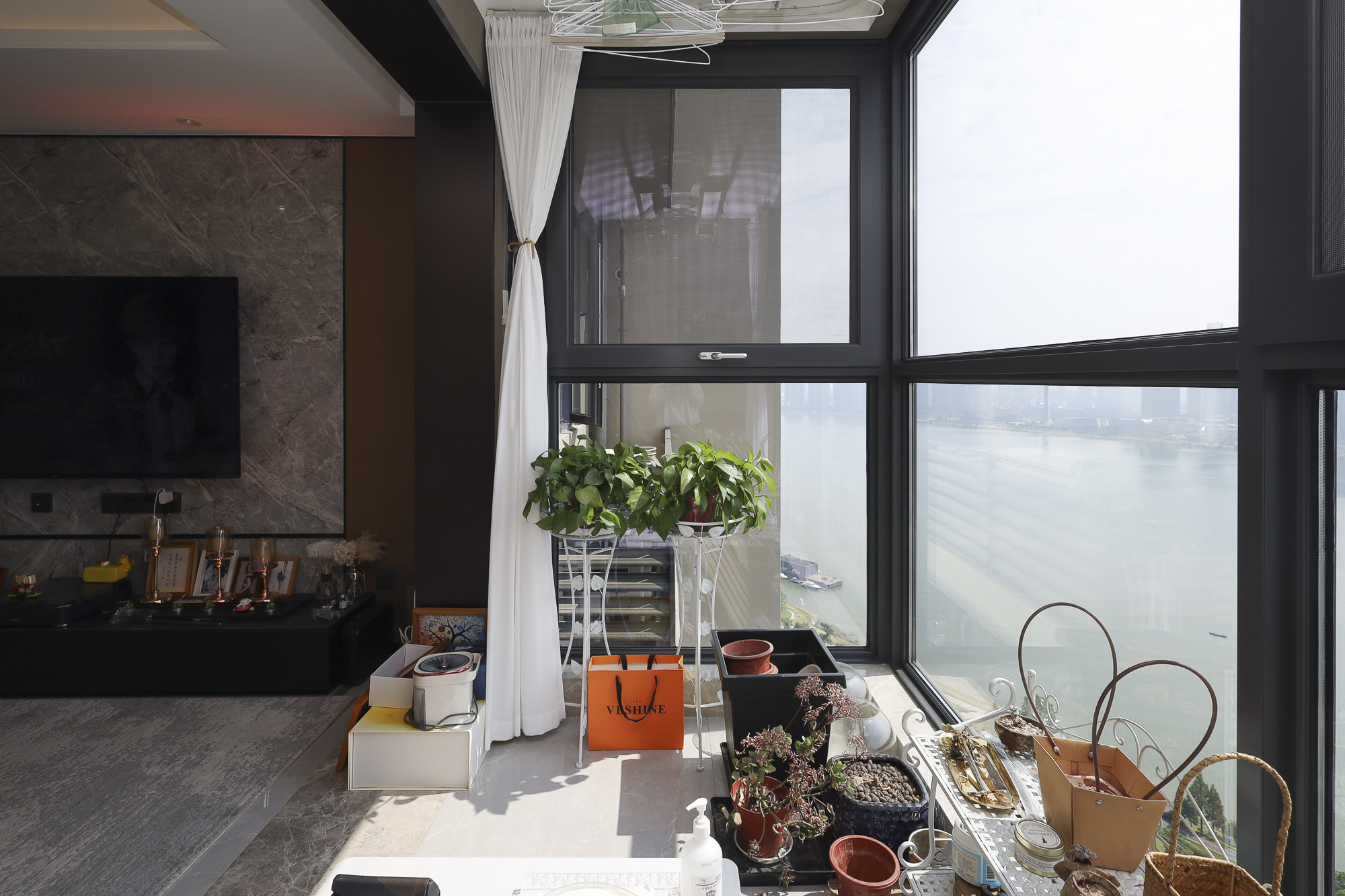 万科里金域国际 3室2厅2卫 320.6万 万科里金域国际 3室2厅2卫 320.6万阳台