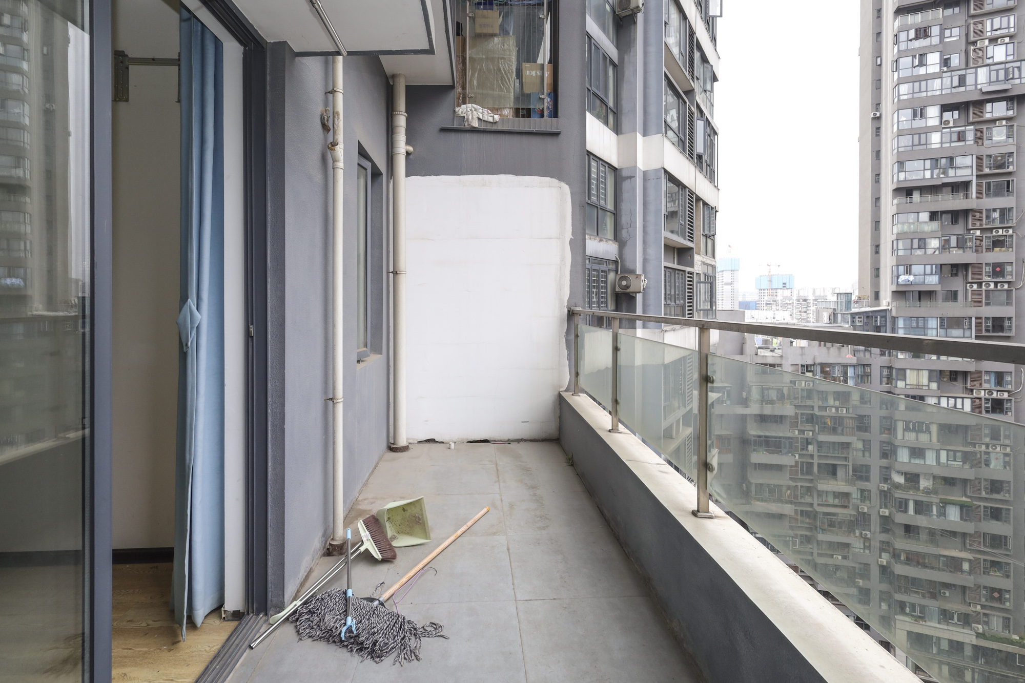 华韵城市海岸  3室2厅2卫   187.00万阳台