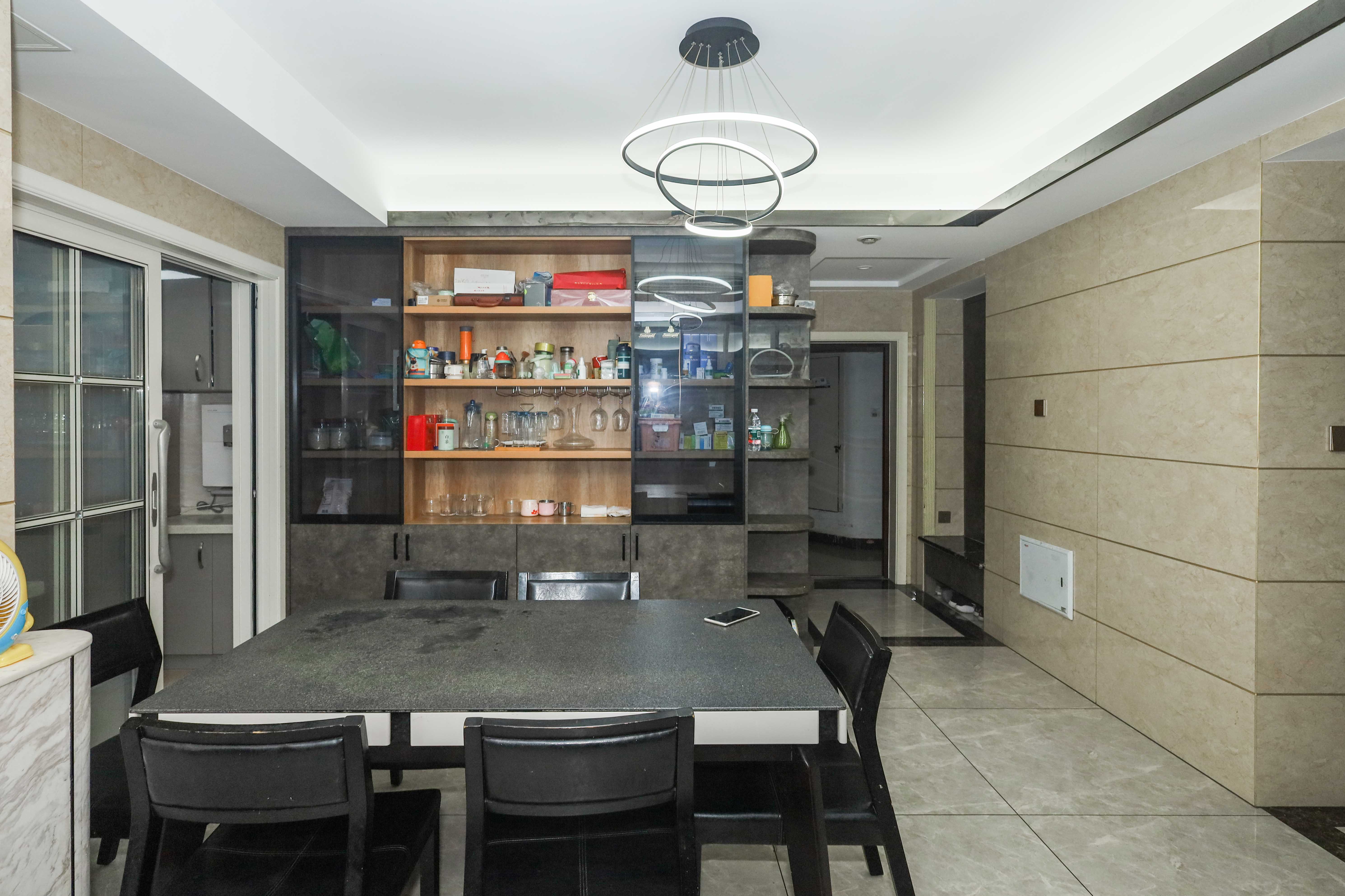 保利麓谷林语F区  4室2厅2卫    140.0万客厅