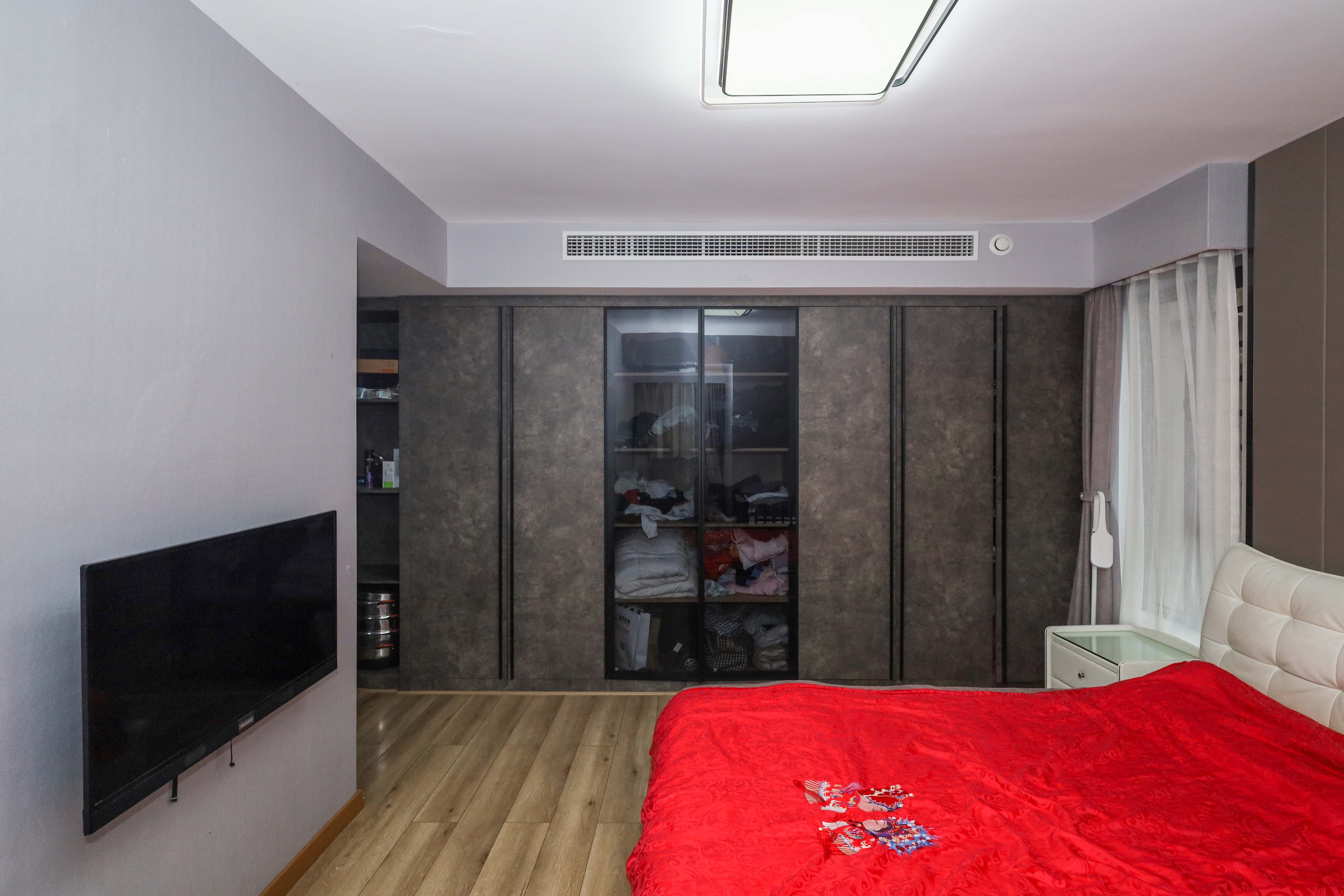 保利麓谷林语F区  4室2厅2卫    140.0万卧室