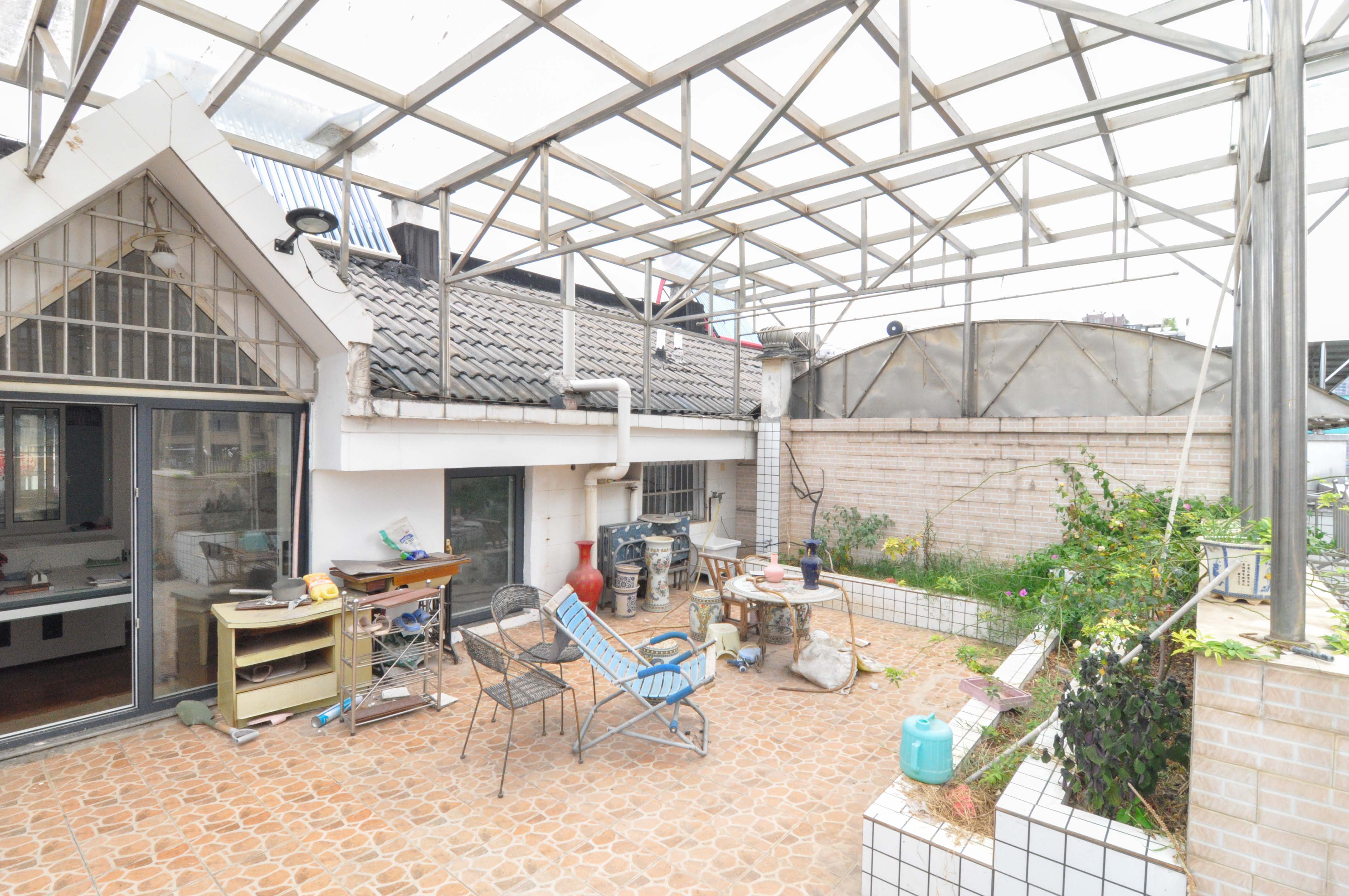 锦绣家园  5室2厅2卫   220.00万其他