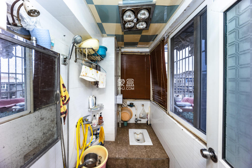 在水一方  3室3廳1衛(wèi)   105.00萬(wàn)