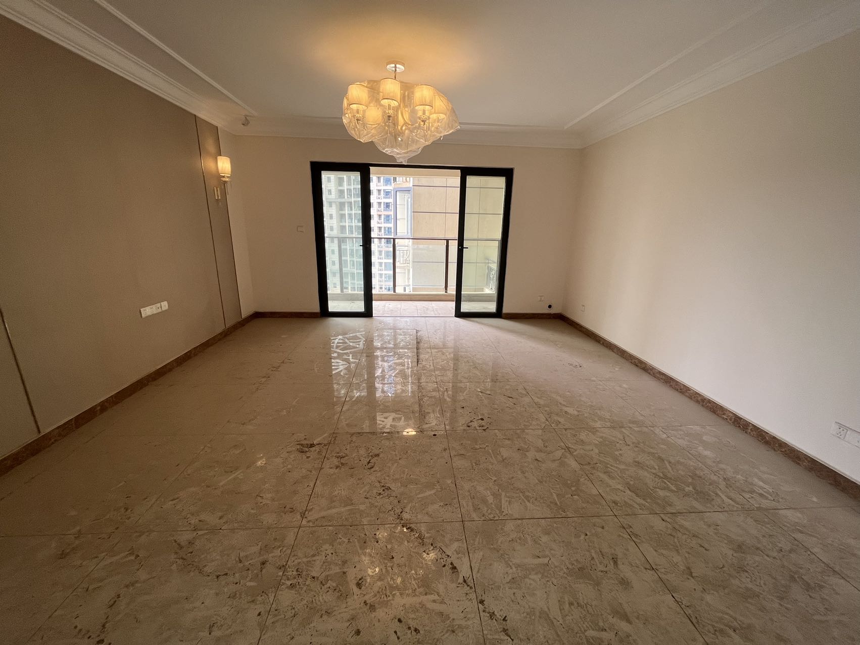 恒大书香门第 5室2厅3卫 89.80万 恒大书香门第 5室2厅3卫 89.80万客厅