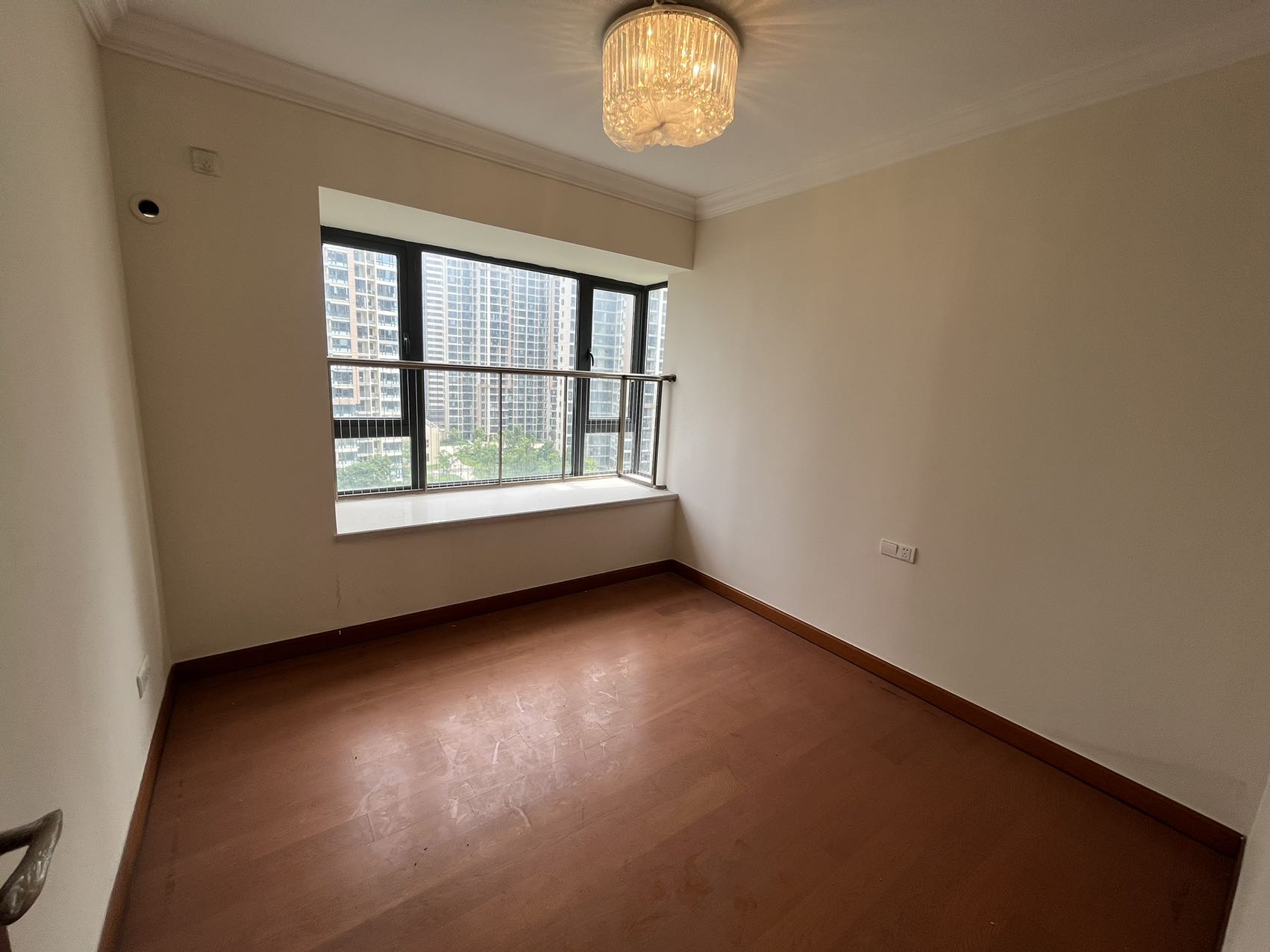 恒大书香门第 5室2厅3卫 89.80万 恒大书香门第 5室2厅3卫 89.80万客厅