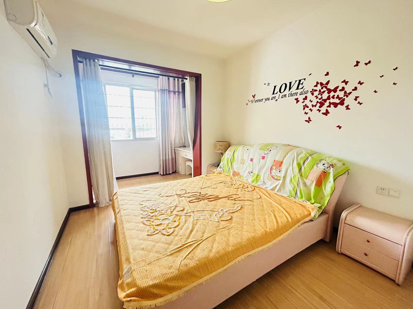 工人村 2室2厅1卫 35.0万 工人村 2室2厅1卫 35.0万客厅