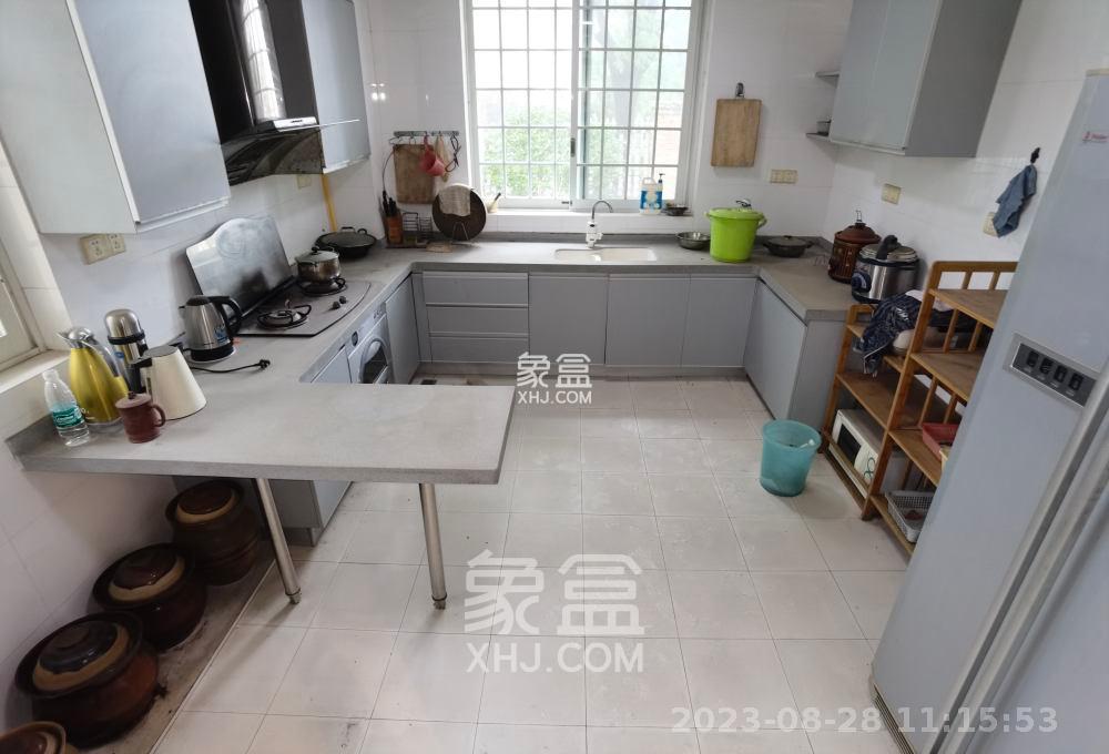 大鹏湾（黄花机场后勤基地）  6室3厅3卫   8000.00元/月室内图