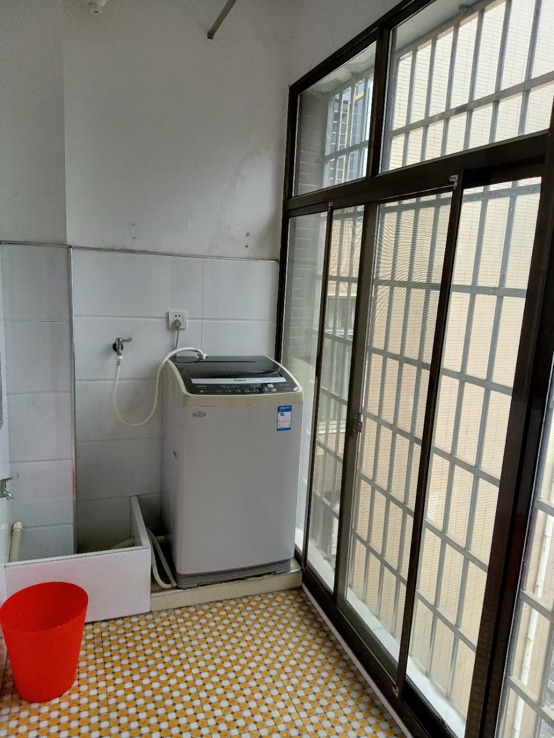 龙泰熙城  3室2厅2卫   1300.00元/月室内图1