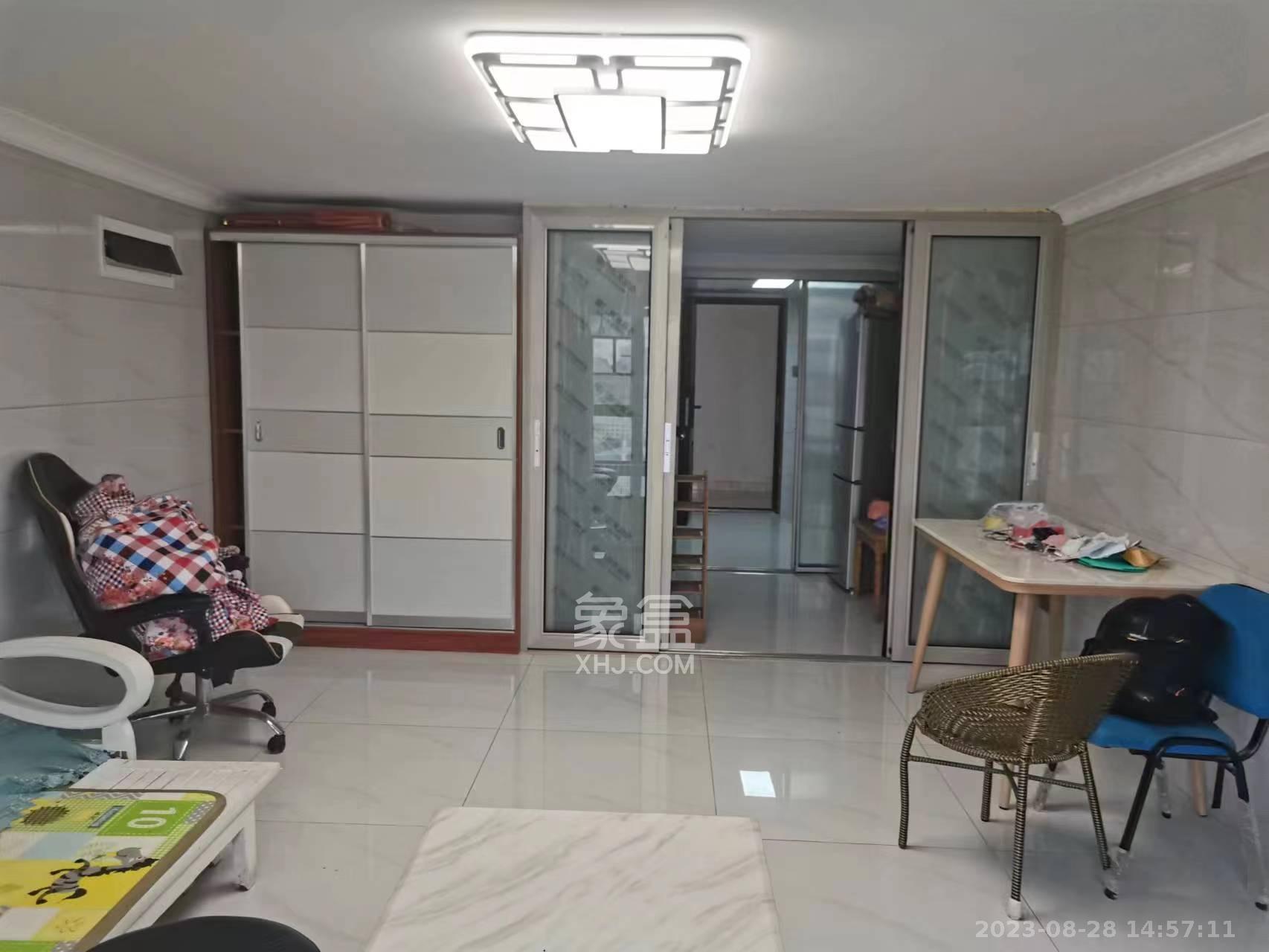 雅居乐新地  3室2厅2卫   2000.00元/月室内图