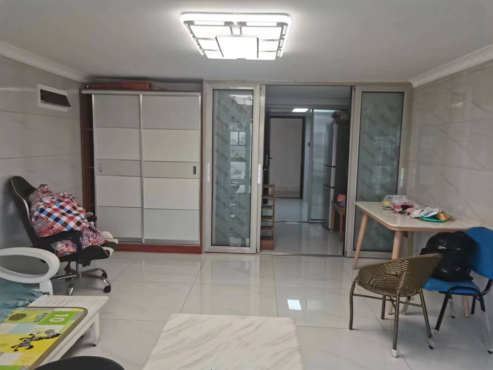 雅居乐新地  3室2厅2卫   2000.00元/月户型图