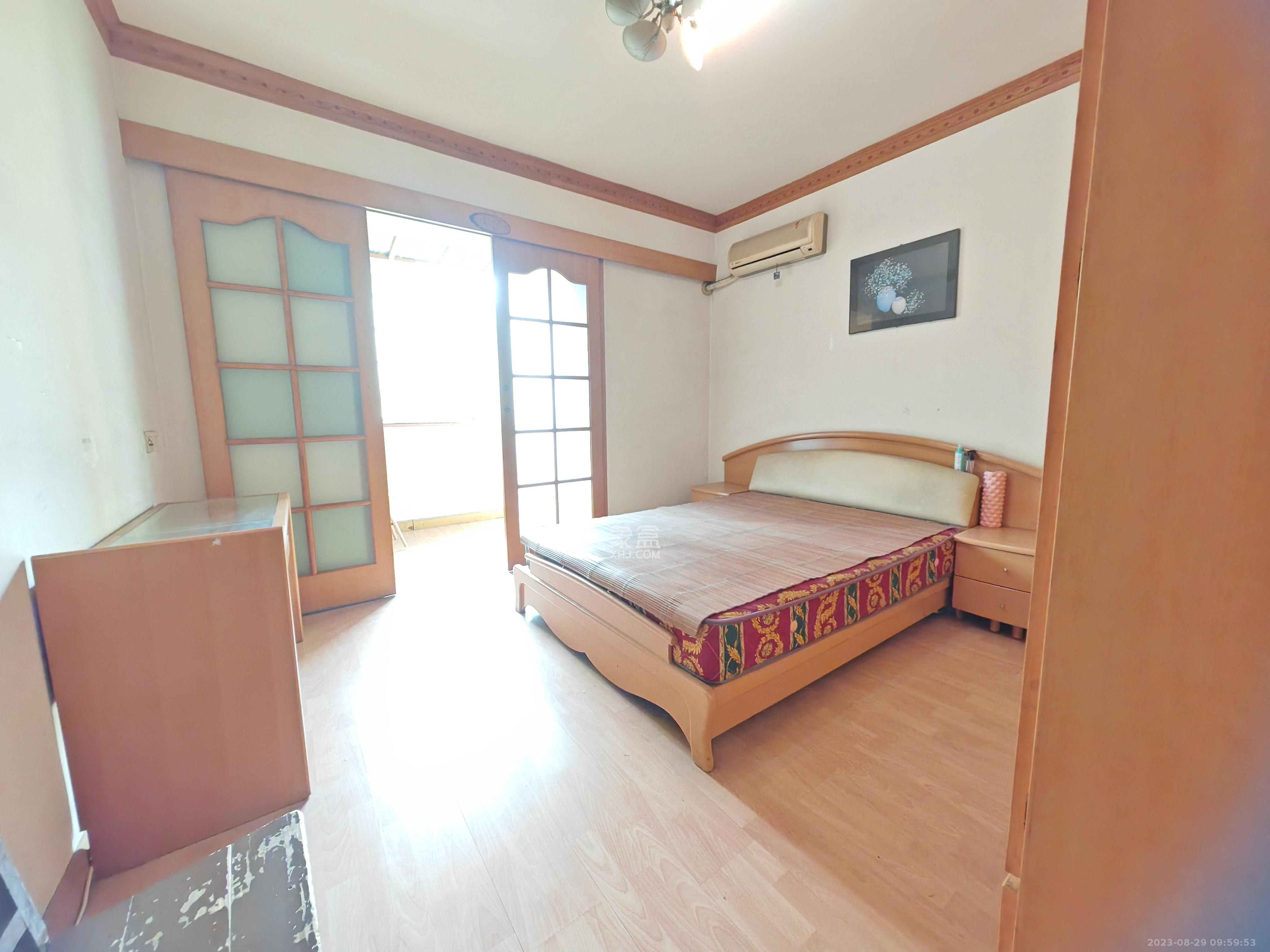 红旗社区  3室2厅1卫   1600.00元/月室内图