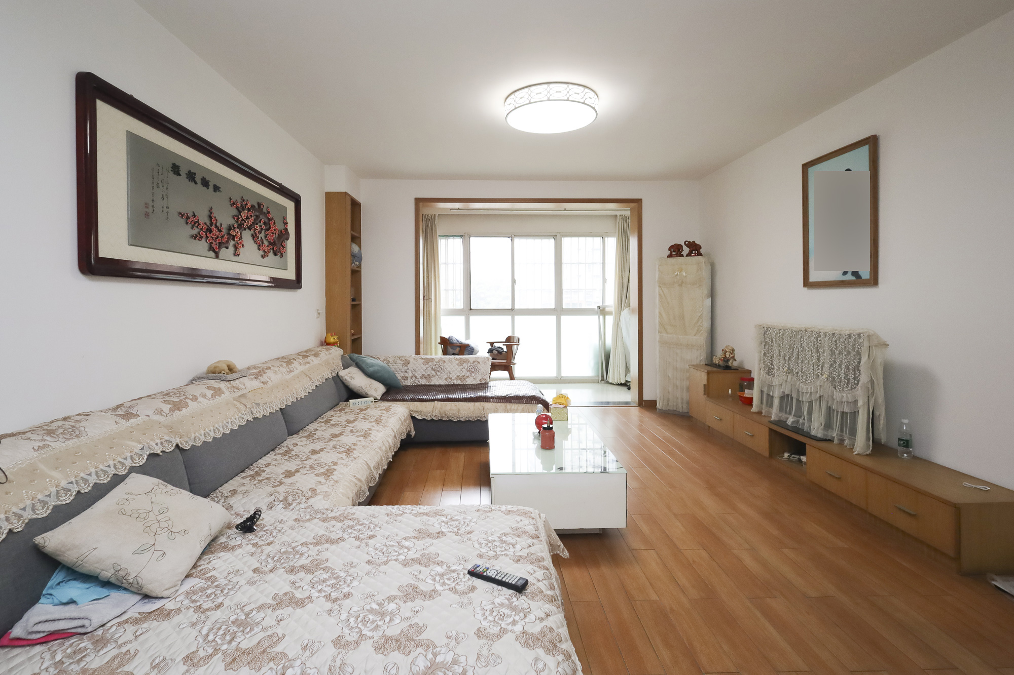 风华四季园  3室2厅2卫    130.0万客厅