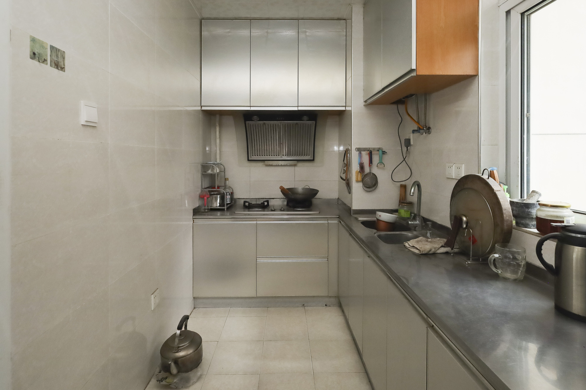 风华四季园  3室2厅2卫    130.0万厨房