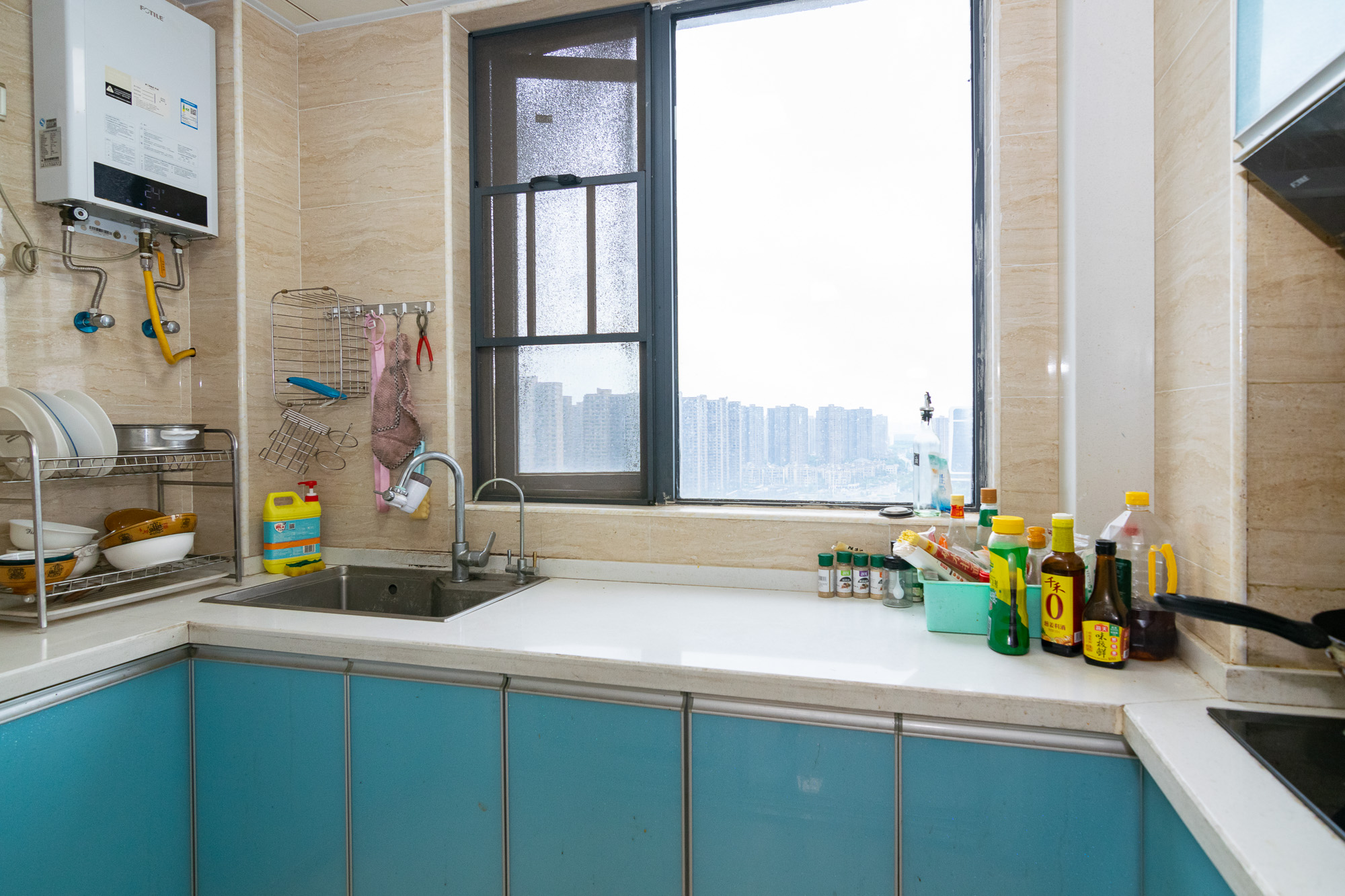 澳海澜庭 3室2厅2卫 82.0万 澳海澜庭 3室2厅2卫 82.0万厨房