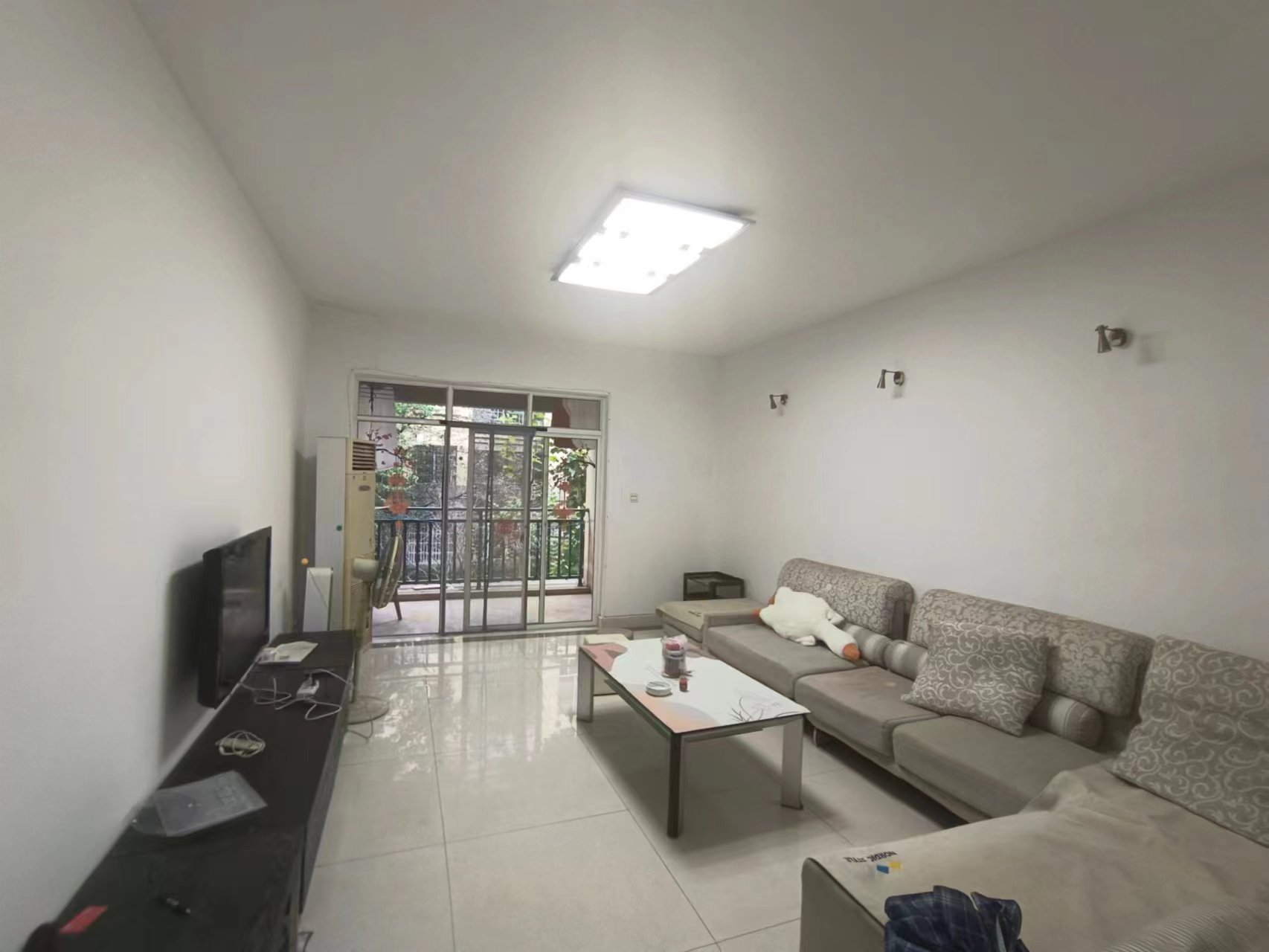 玫瑰名城百合苑  4室2厅2卫    67.0万 玫瑰名城百合苑  4室2厅2卫    67.0万室内图