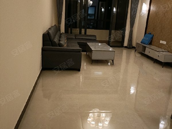 恒大绿洲  3室2厅2卫   2500.00元/月室内图