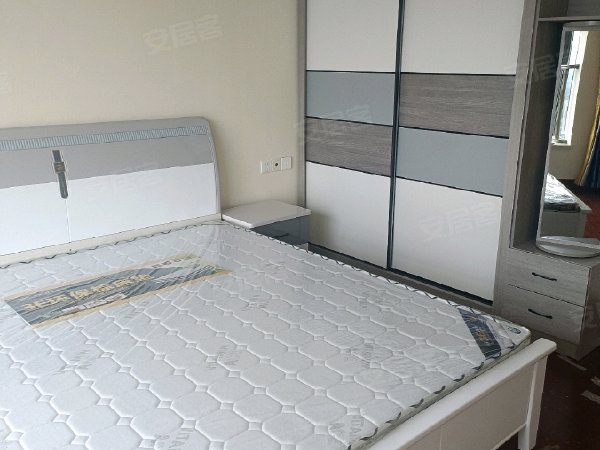 恒大绿洲  3室2厅2卫   2500.00元/月室内图1