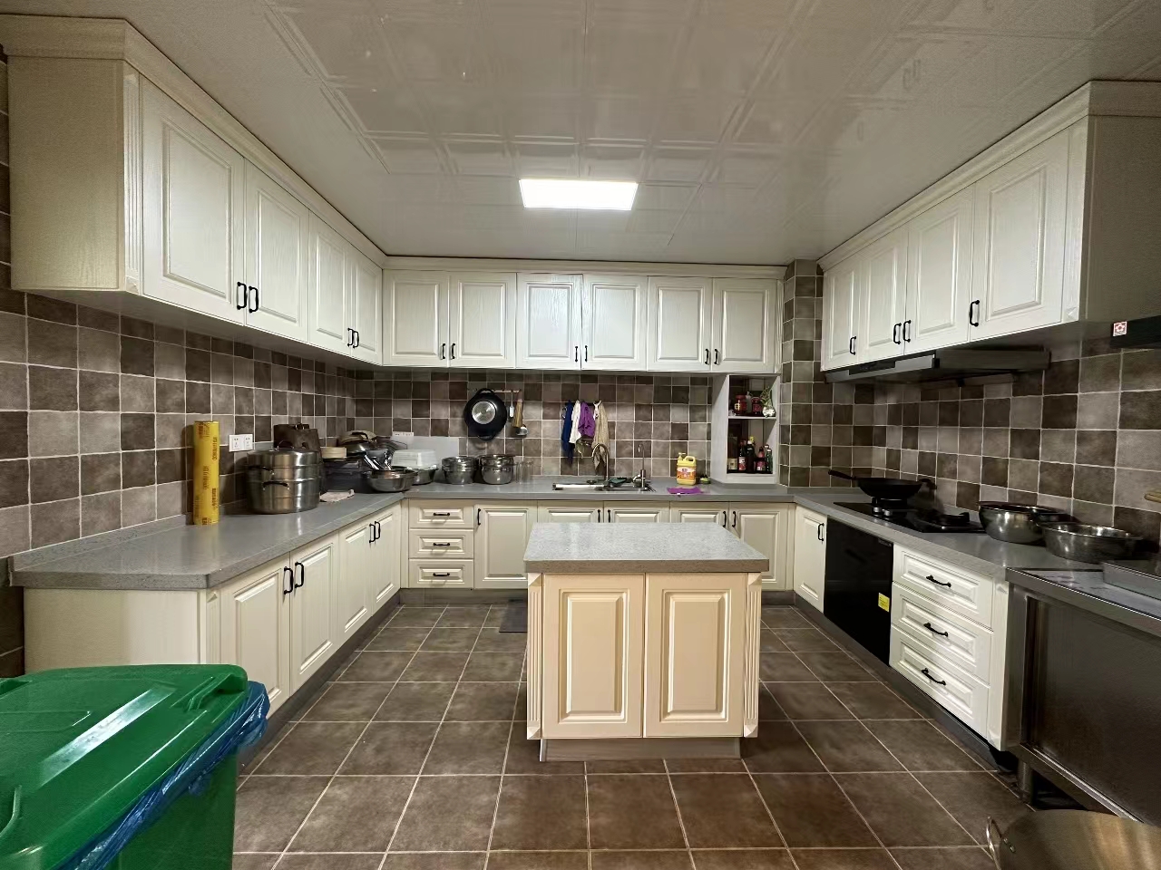 中天会展城A区 4室1厅3卫 26000.00元/月 中天会展城A区 4室1厅3卫 26000.00元/月室内图