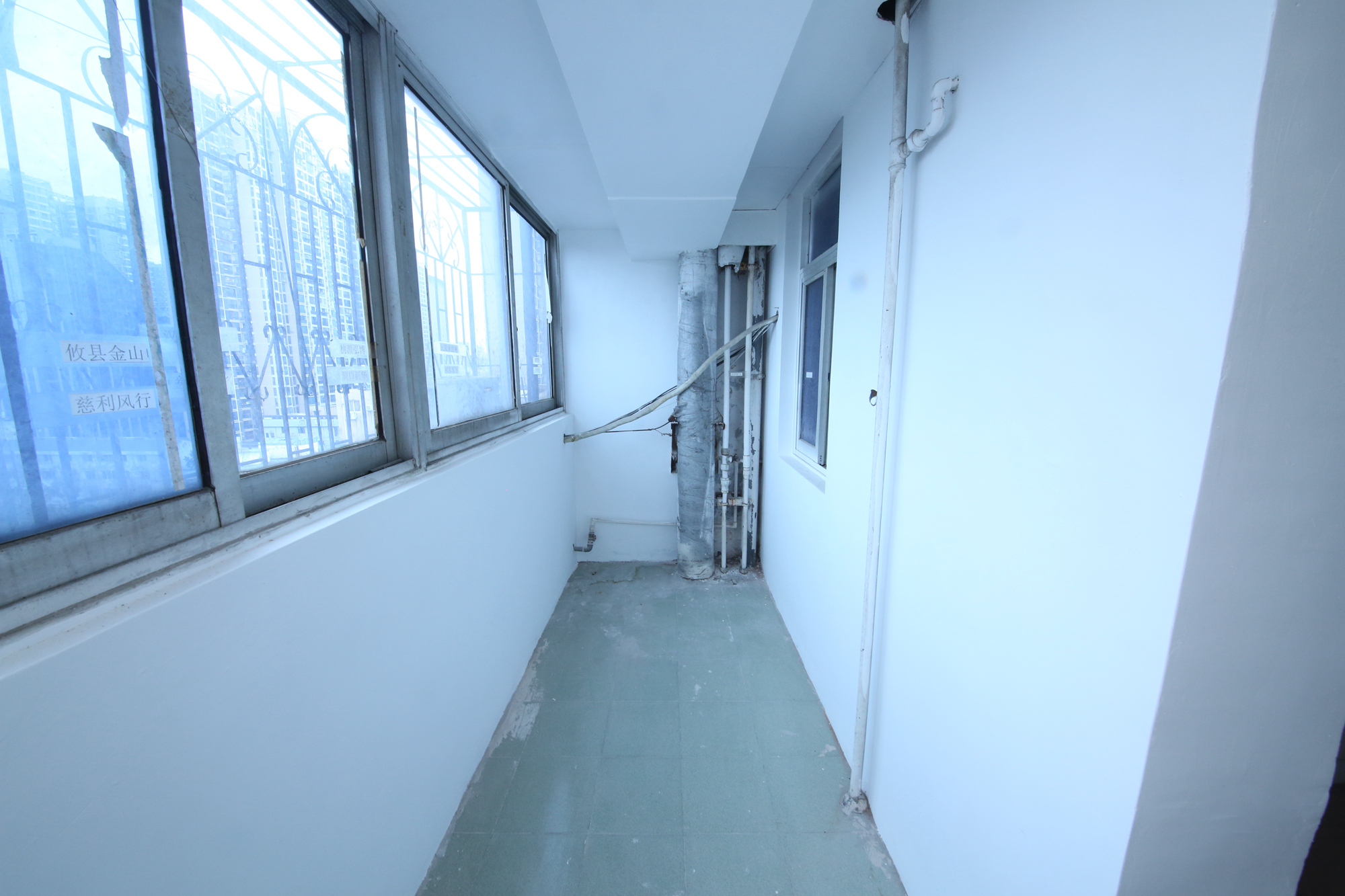 通发公寓  4室2厅2卫   101.00万阳台