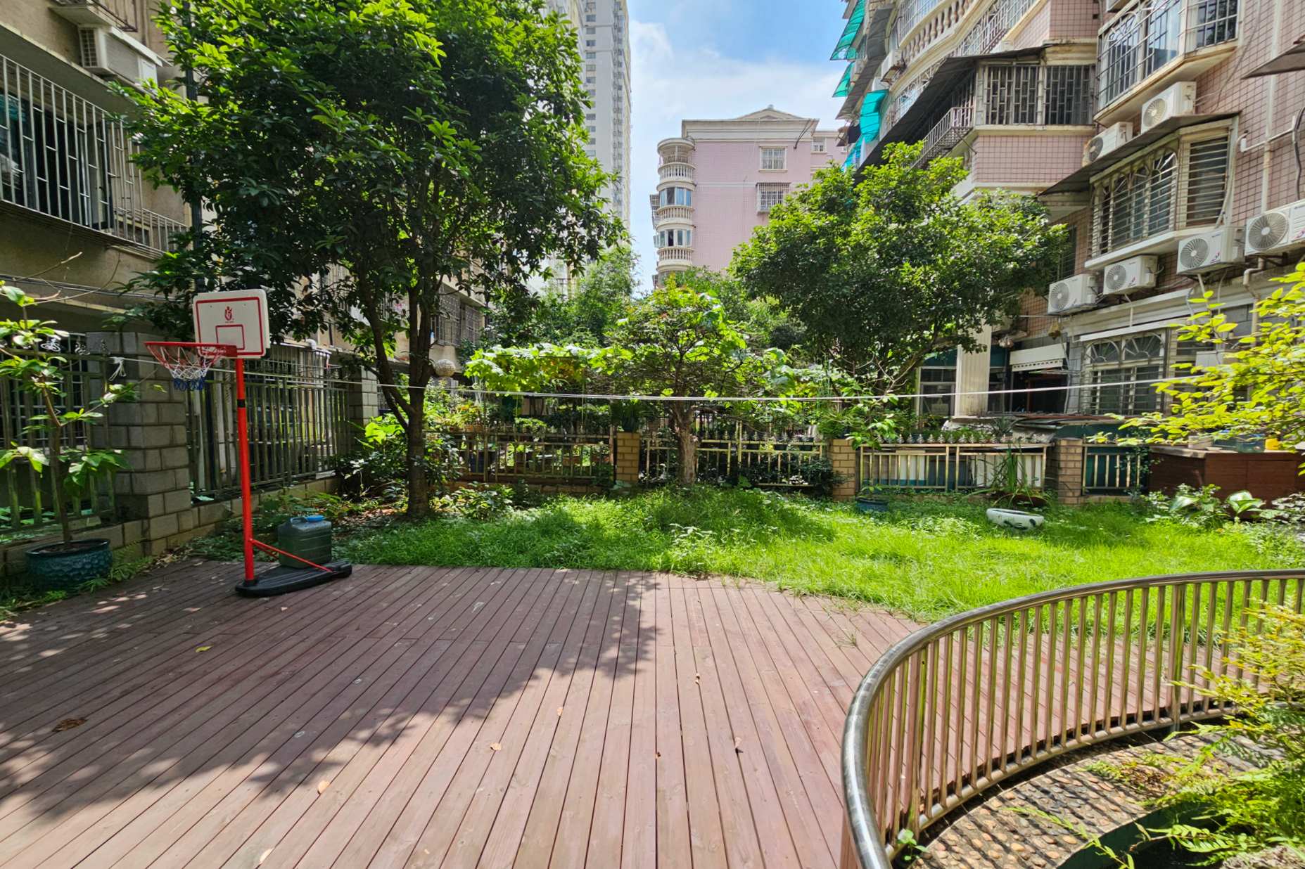 德政园  5室3厅3卫    205.0万其他