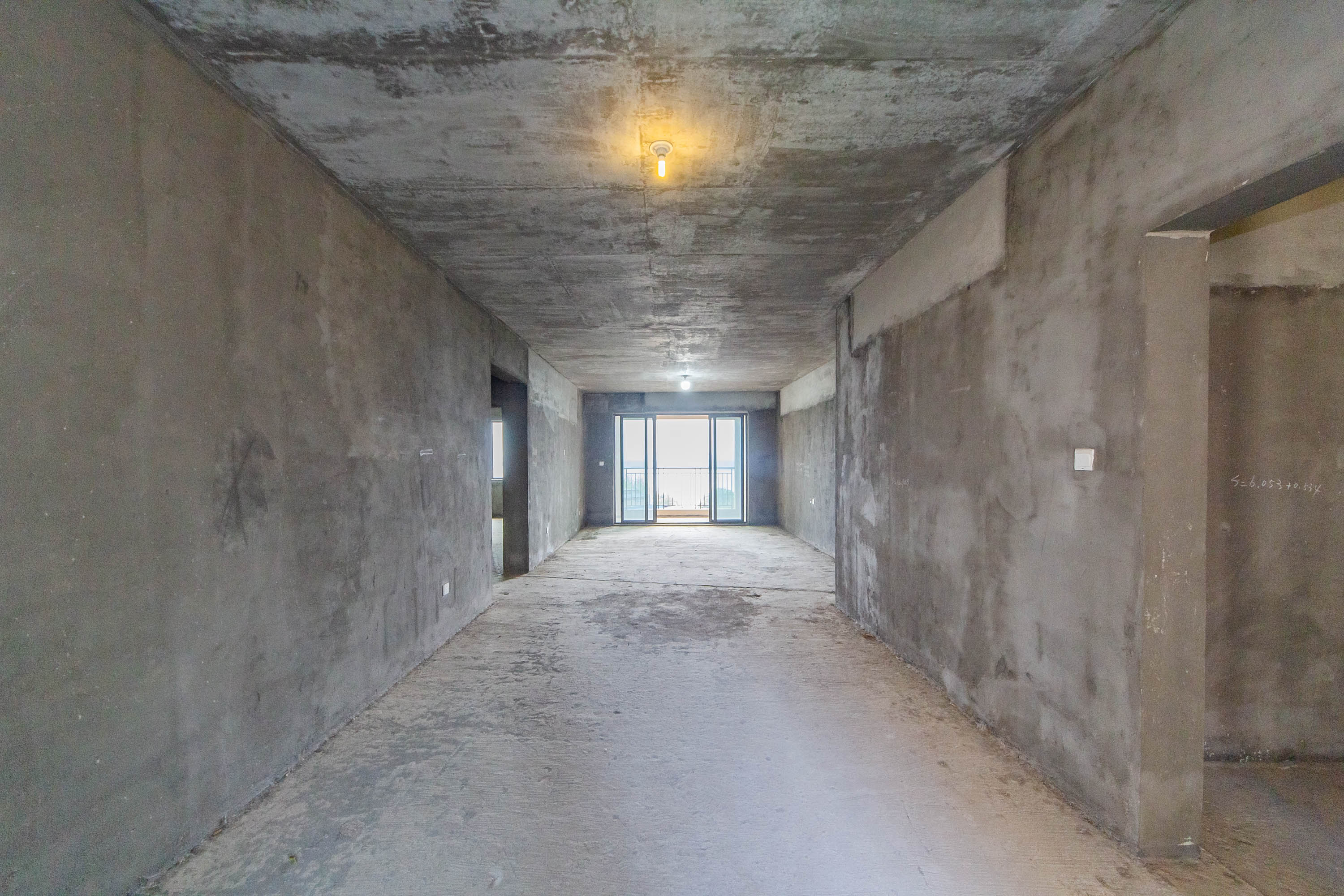 长沙雅居乐花园  4室2厅4卫   168.00万客厅