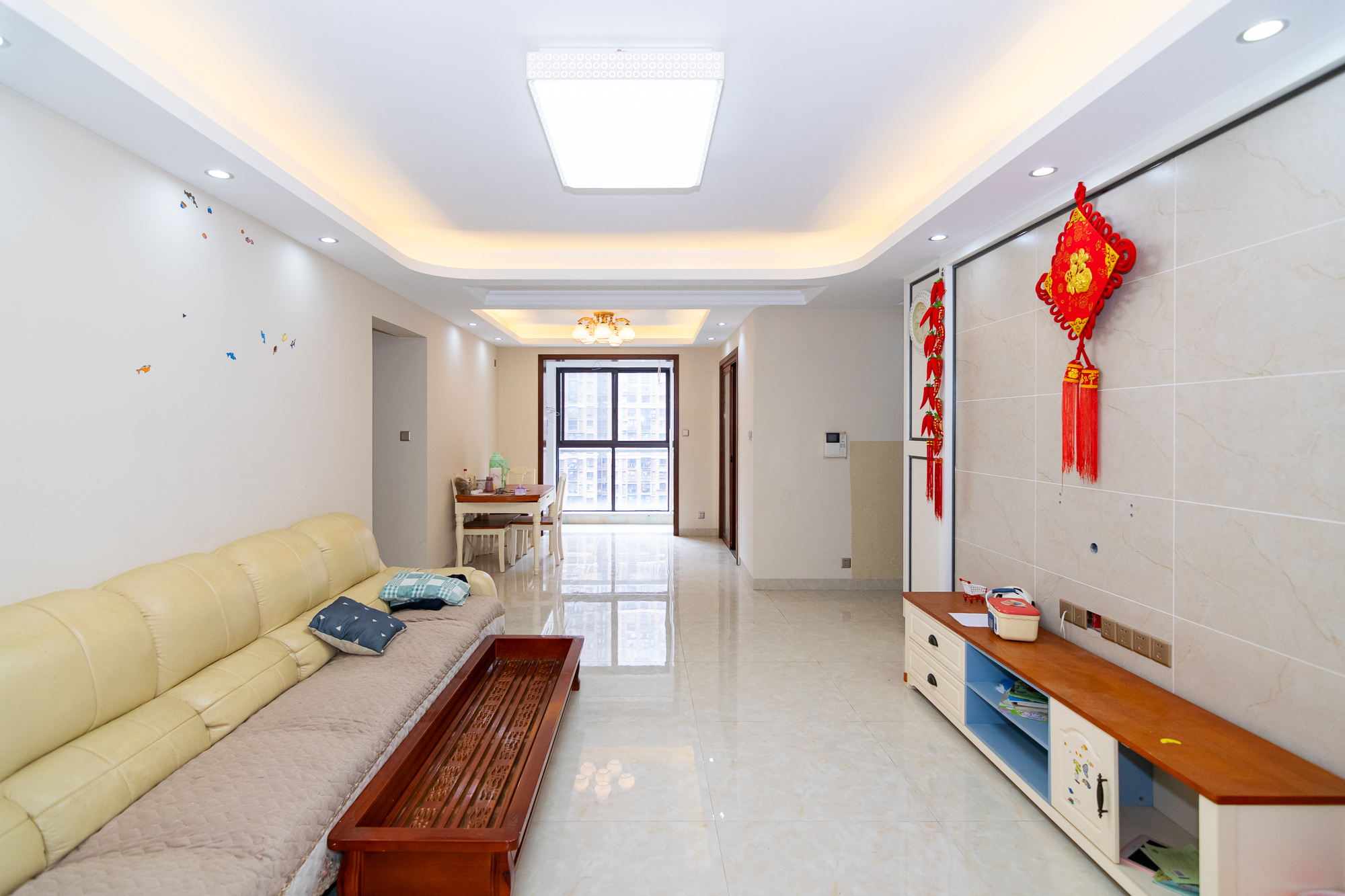 新城国际花都 3室2厅1卫 86.0万 新城国际花都 3室2厅1卫 86.0万客厅