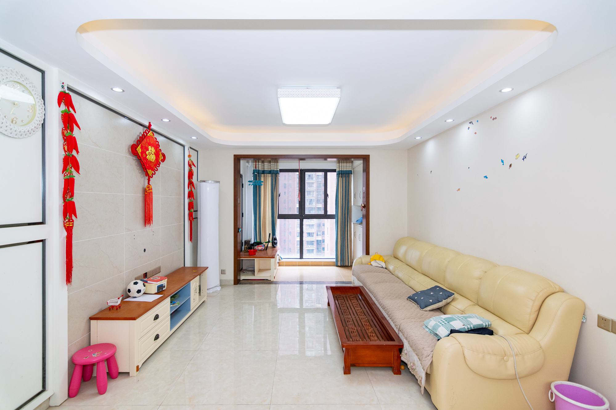 新城国际花都 3室2厅1卫 86.0万 新城国际花都 3室2厅1卫 86.0万客厅