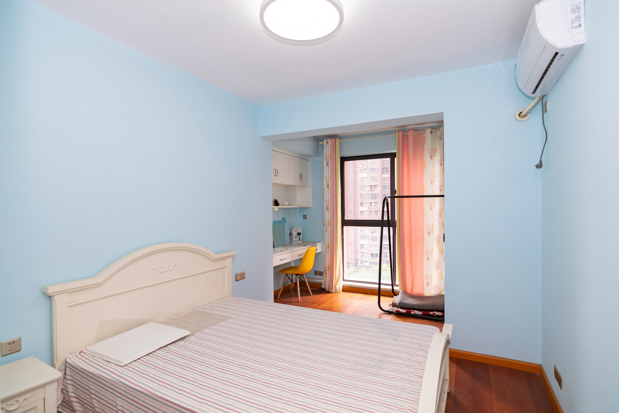 新城国际花都 3室2厅1卫 86.0万 新城国际花都 3室2厅1卫 86.0万卧室