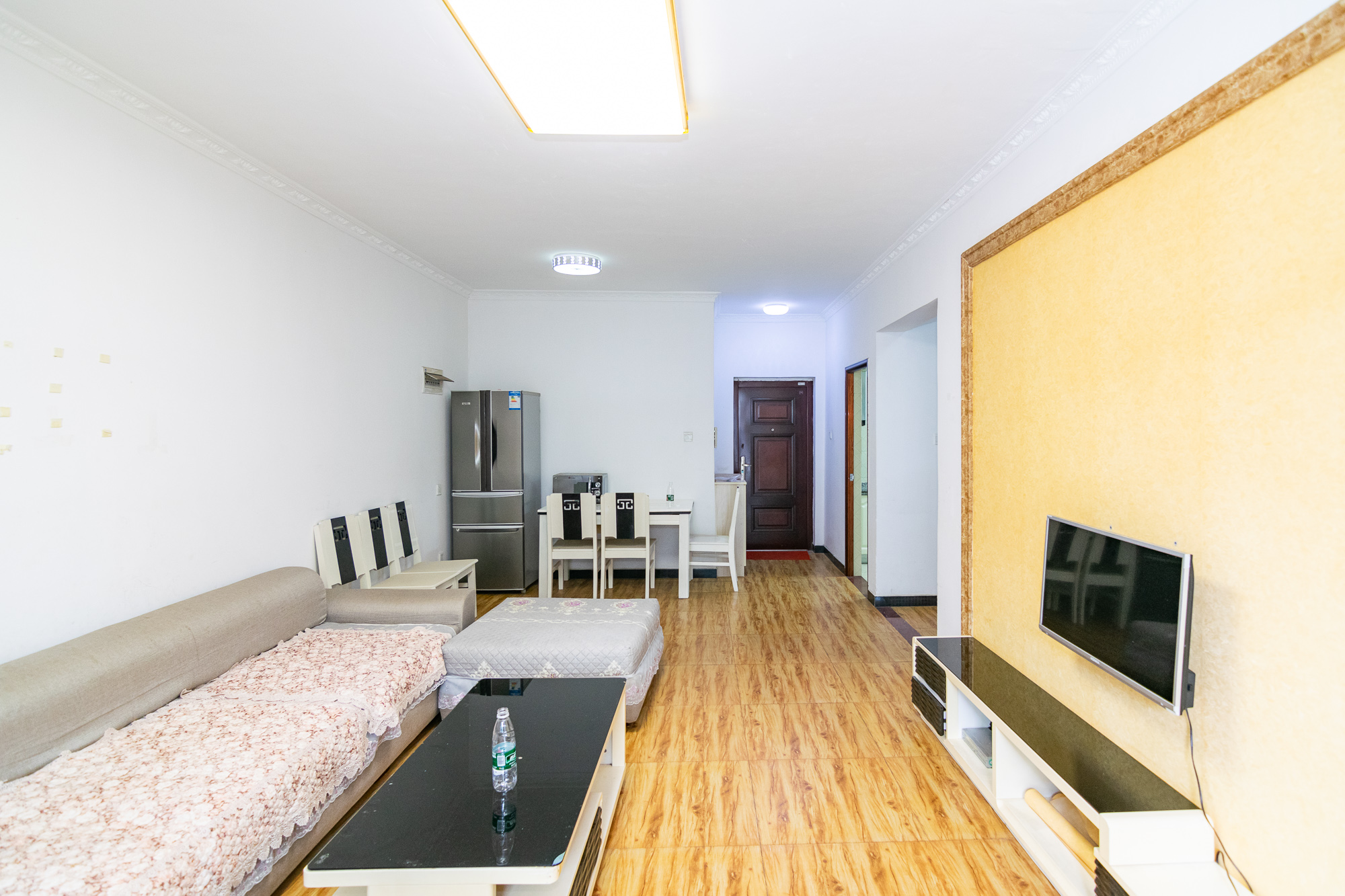 澳海澜庭 2室2厅1卫 68.8万 澳海澜庭 2室2厅1卫 68.8万客厅