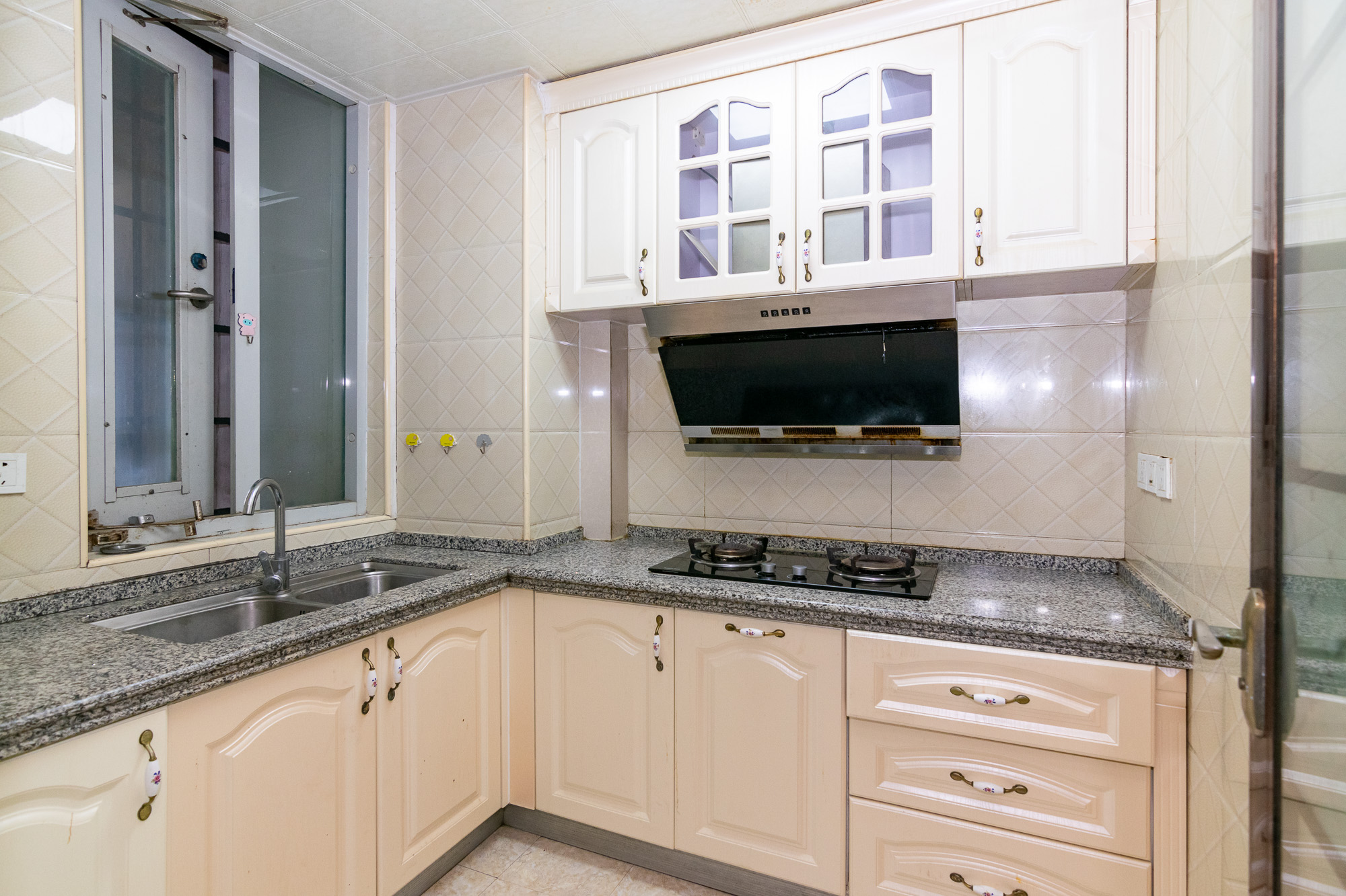 澳海澜庭  2室2厅1卫    68.8万厨房