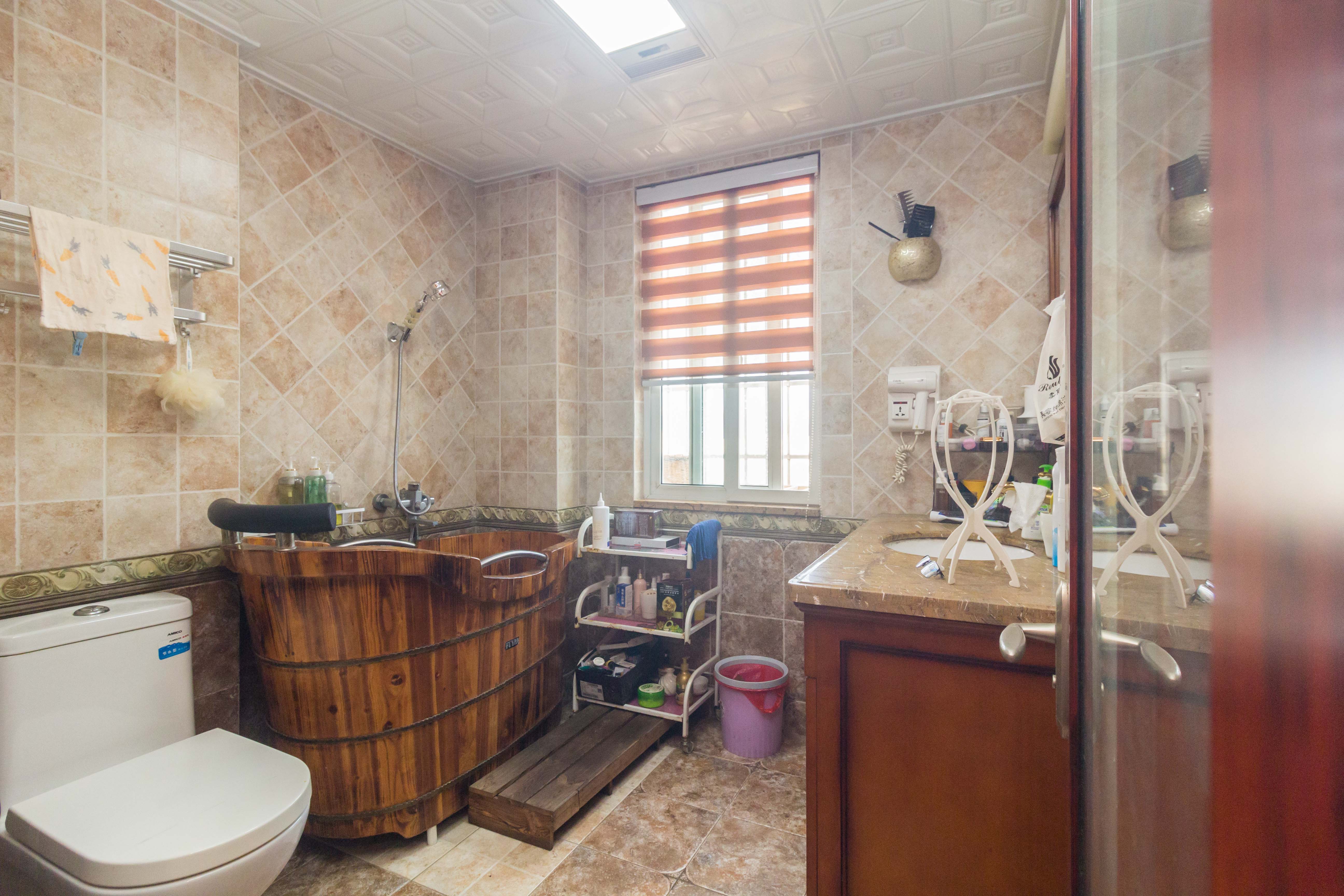 水利水电学府佳院(方略学府佳院) 5室2厅2卫 128.0万 水利水电学府佳院(方略学府佳院) 5室2厅2卫 128.0万卫生间