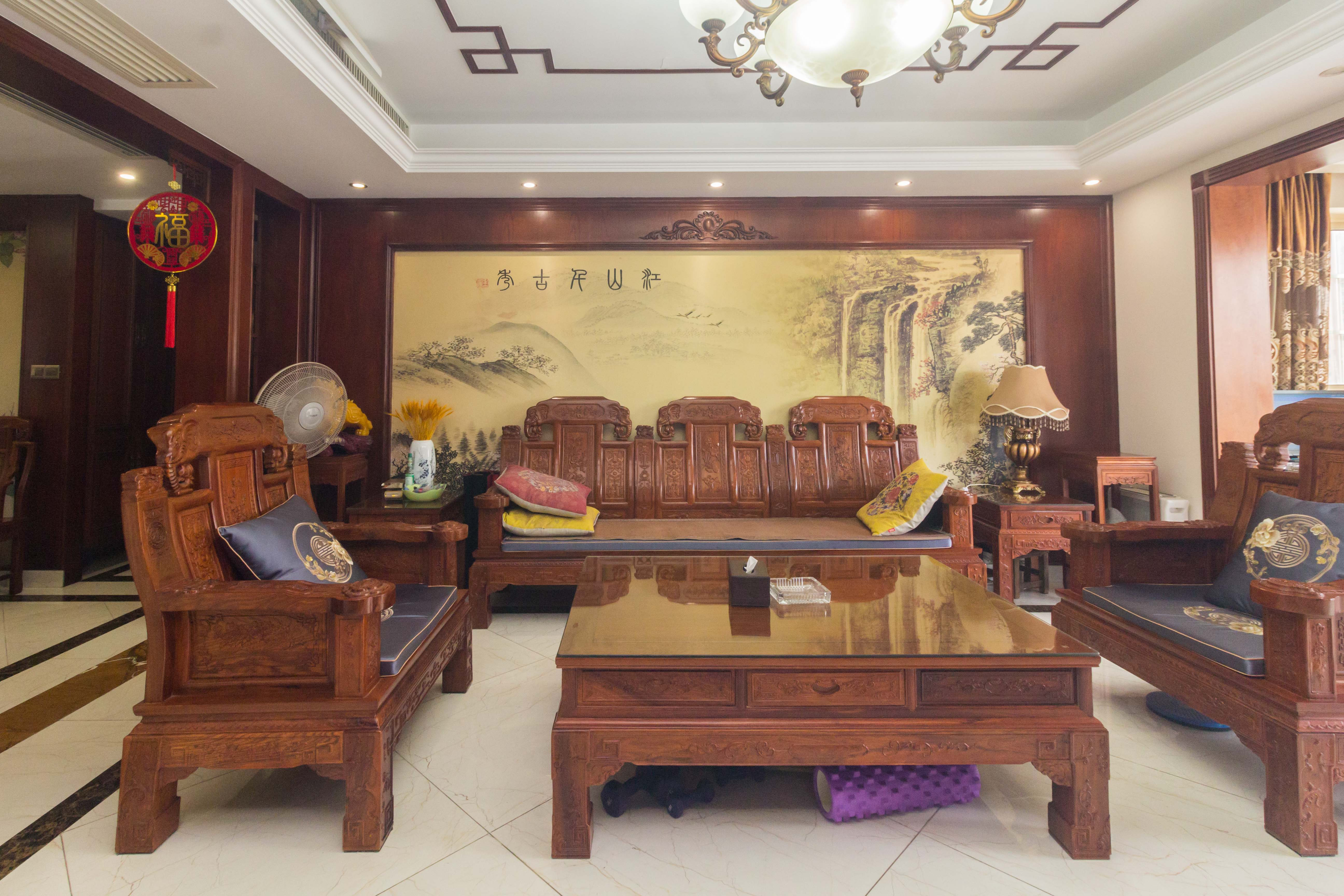 水利水电学府佳院(方略学府佳院) 5室2厅2卫 128.0万 水利水电学府佳院(方略学府佳院) 5室2厅2卫 128.0万客厅