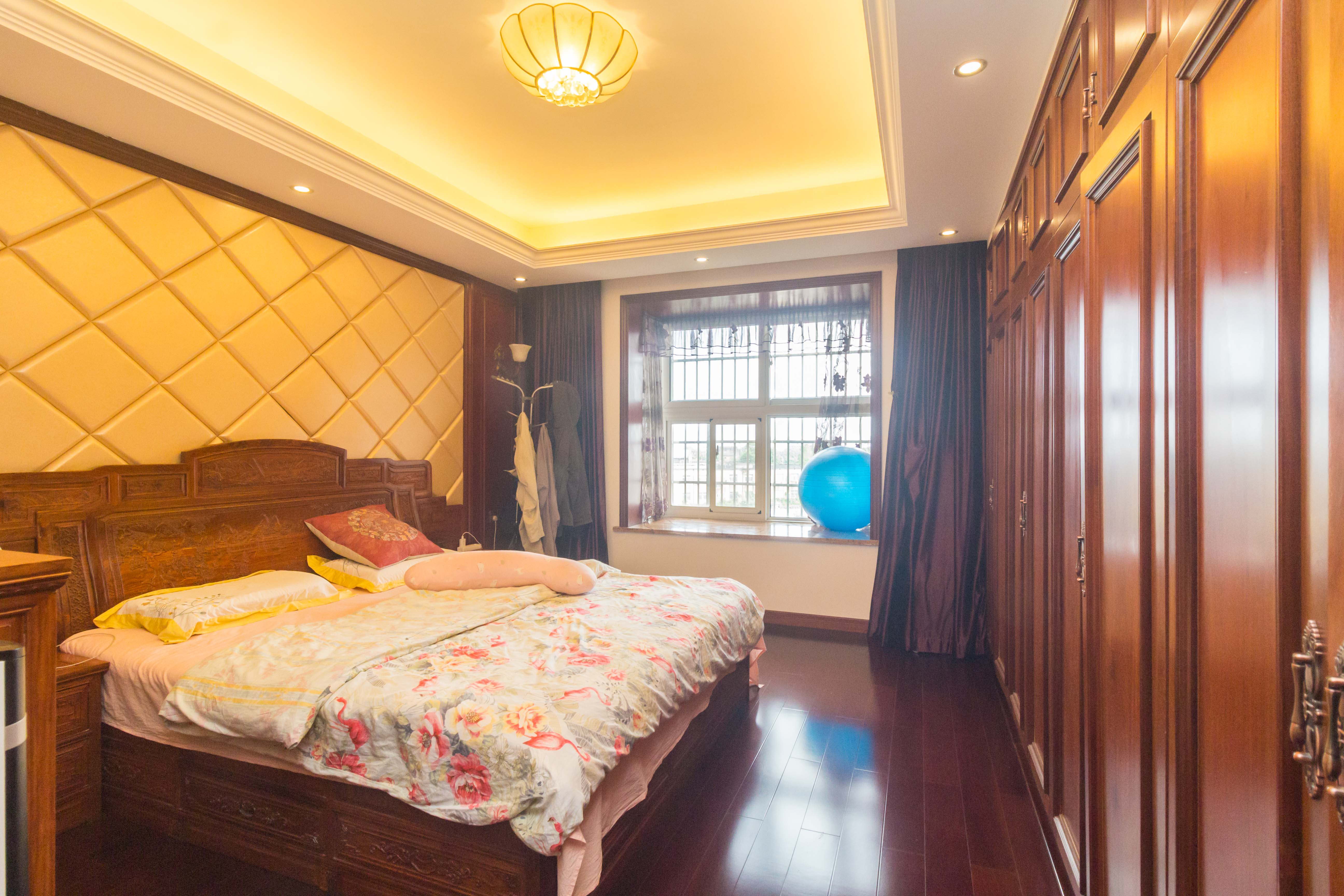 水利水电学府佳院(方略学府佳院) 5室2厅2卫 128.0万 水利水电学府佳院(方略学府佳院) 5室2厅2卫 128.0万卧室