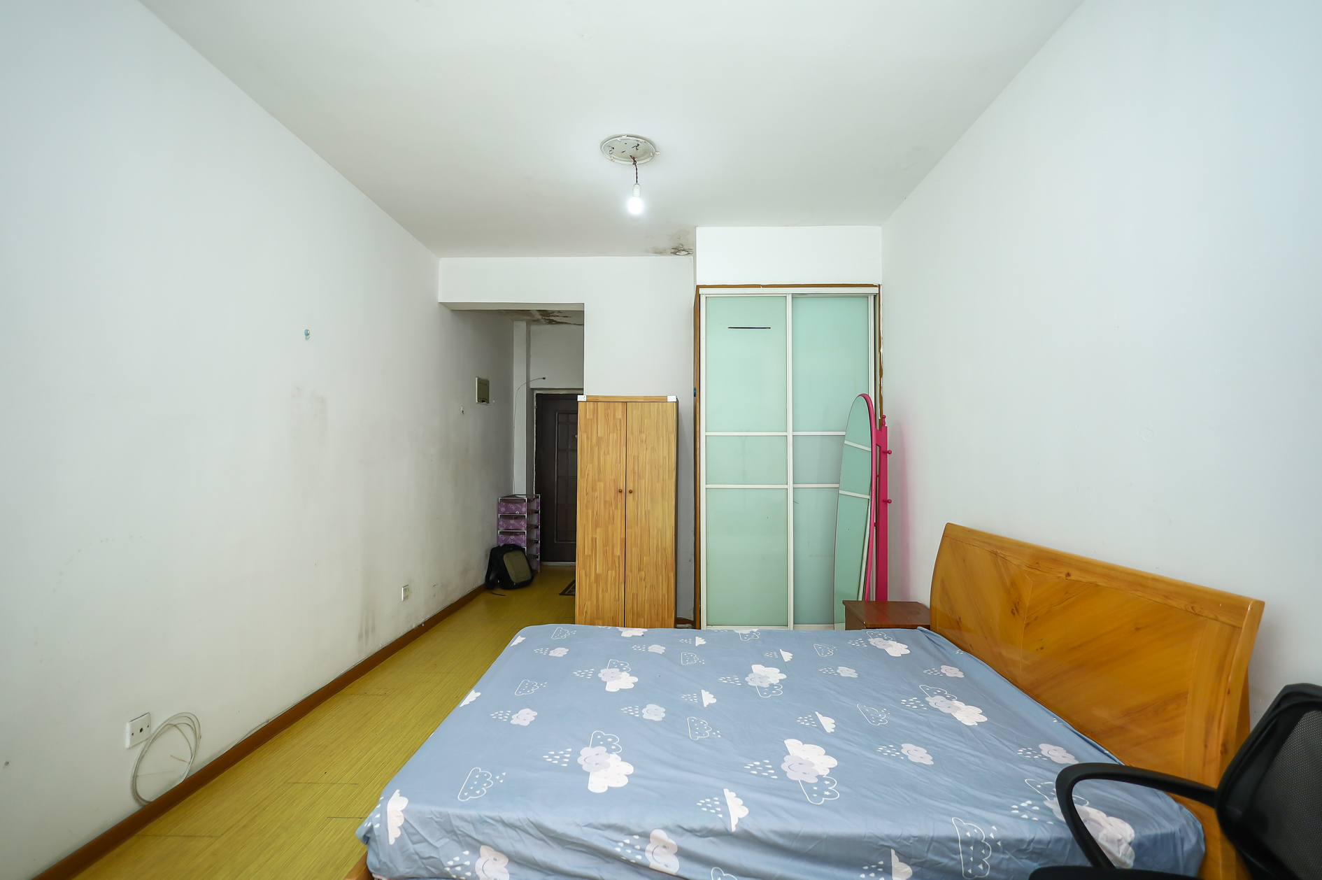 明城公寓  1室1厅1卫   29.00万卧室