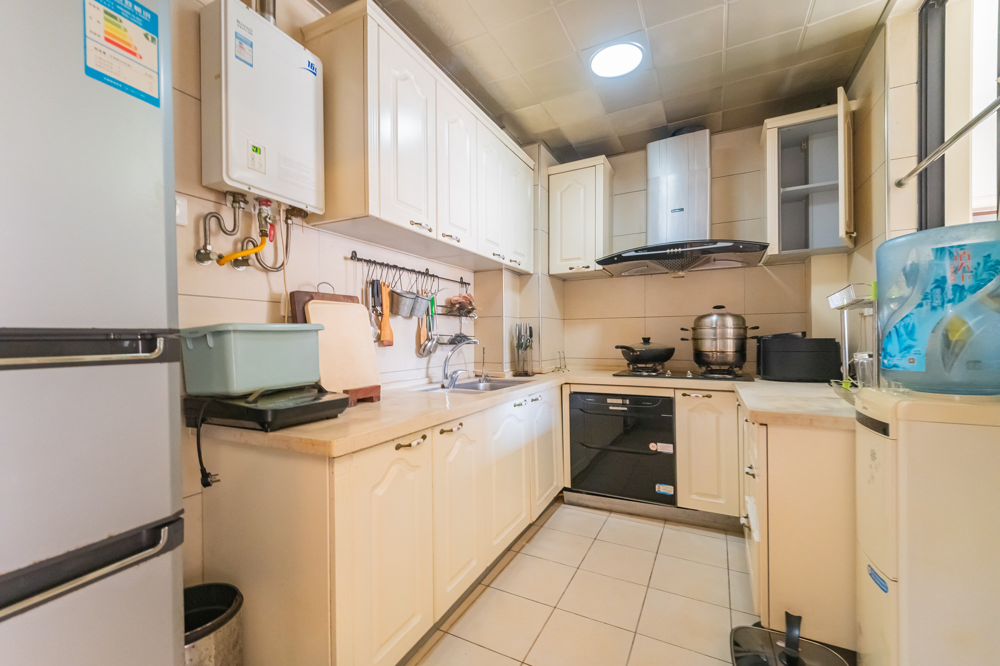 华润凤凰城一期 3室2厅2卫 96.8万 华润凤凰城一期 3室2厅2卫 96.8万厨房