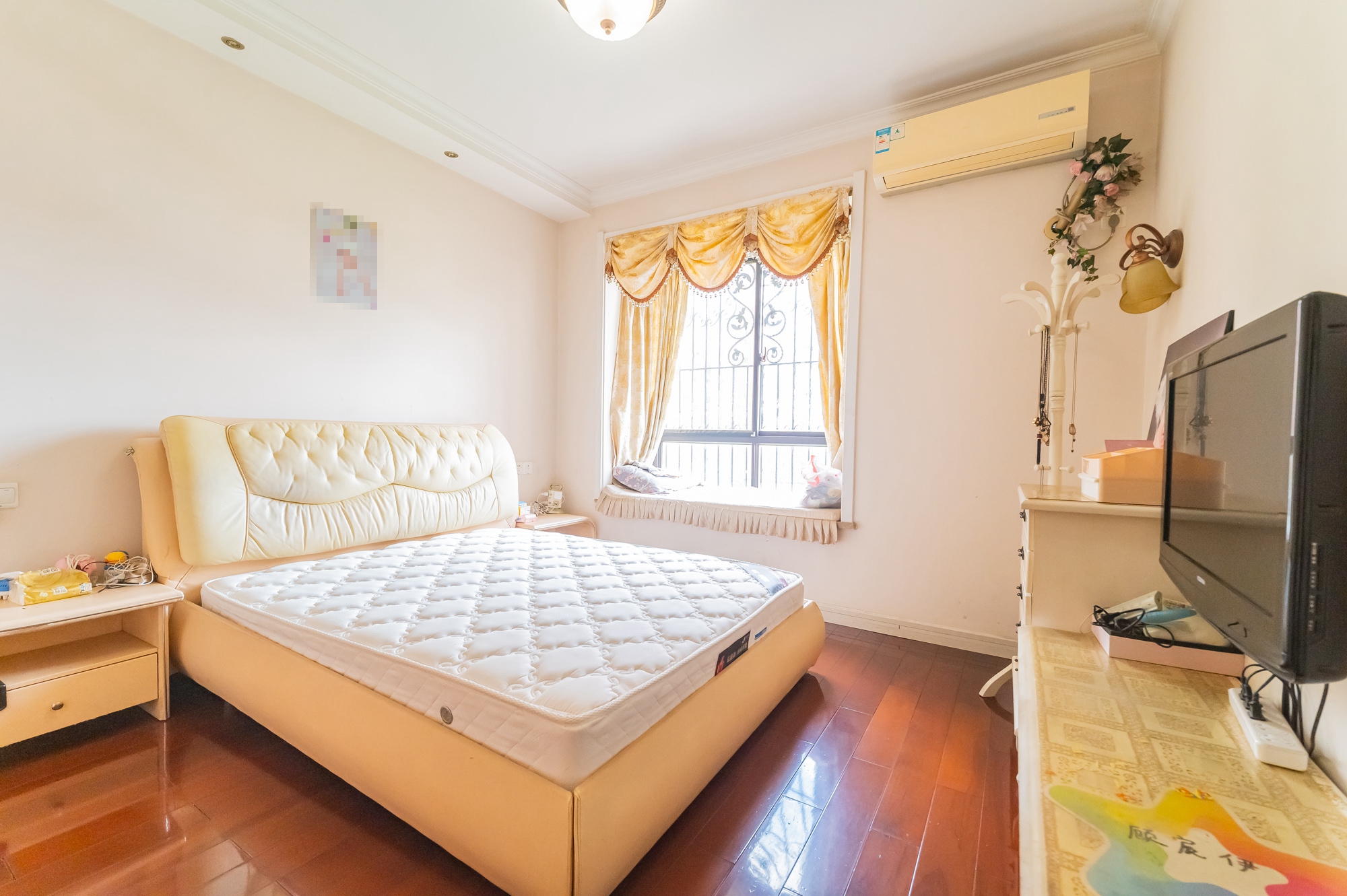 华润凤凰城一期 3室2厅2卫 96.8万 华润凤凰城一期 3室2厅2卫 96.8万卧室