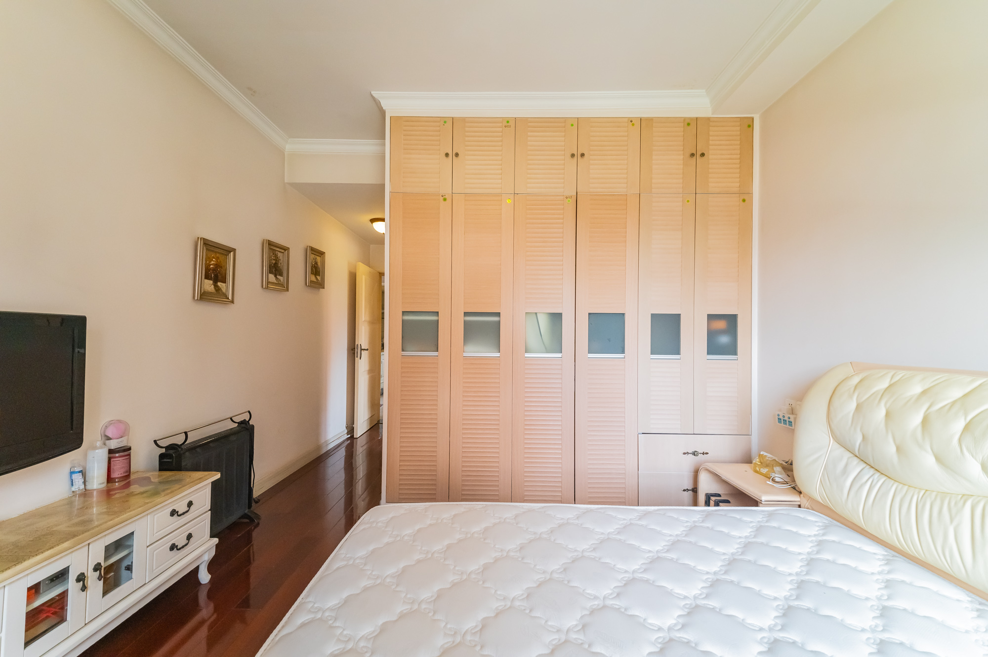 华润凤凰城一期 3室2厅2卫 96.8万 华润凤凰城一期 3室2厅2卫 96.8万卧室