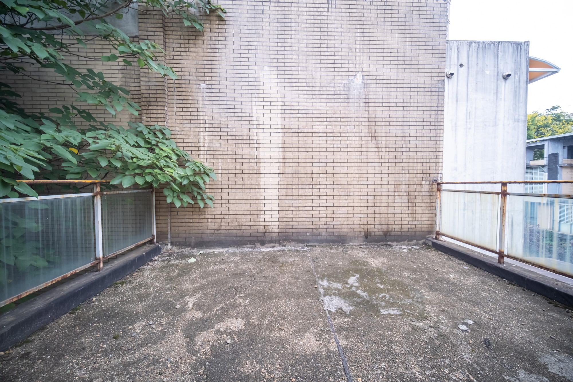 山水湾  5室3厅3卫   344.60万阳台