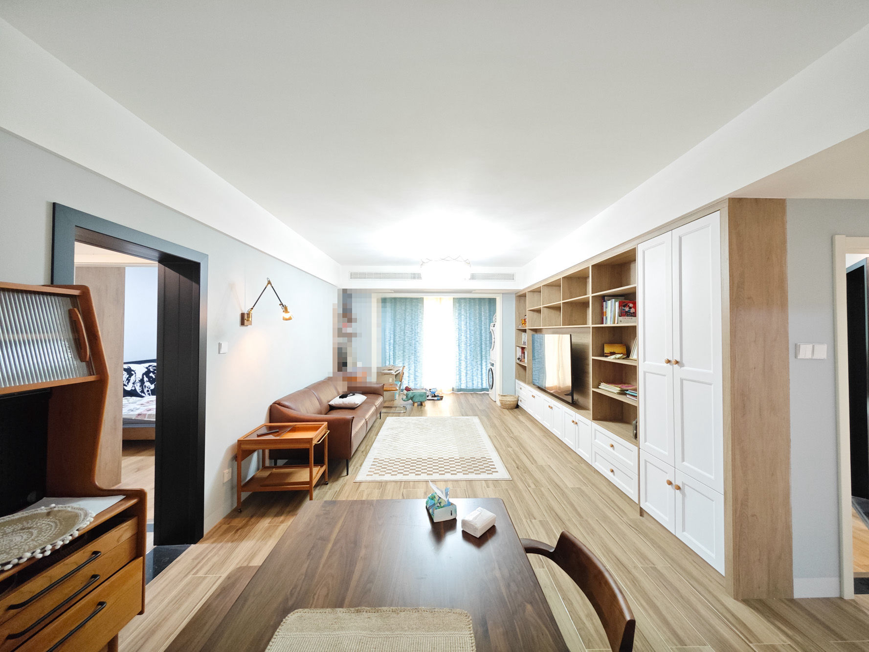 中建嘉和城  3室2厅2卫    126.0万客厅