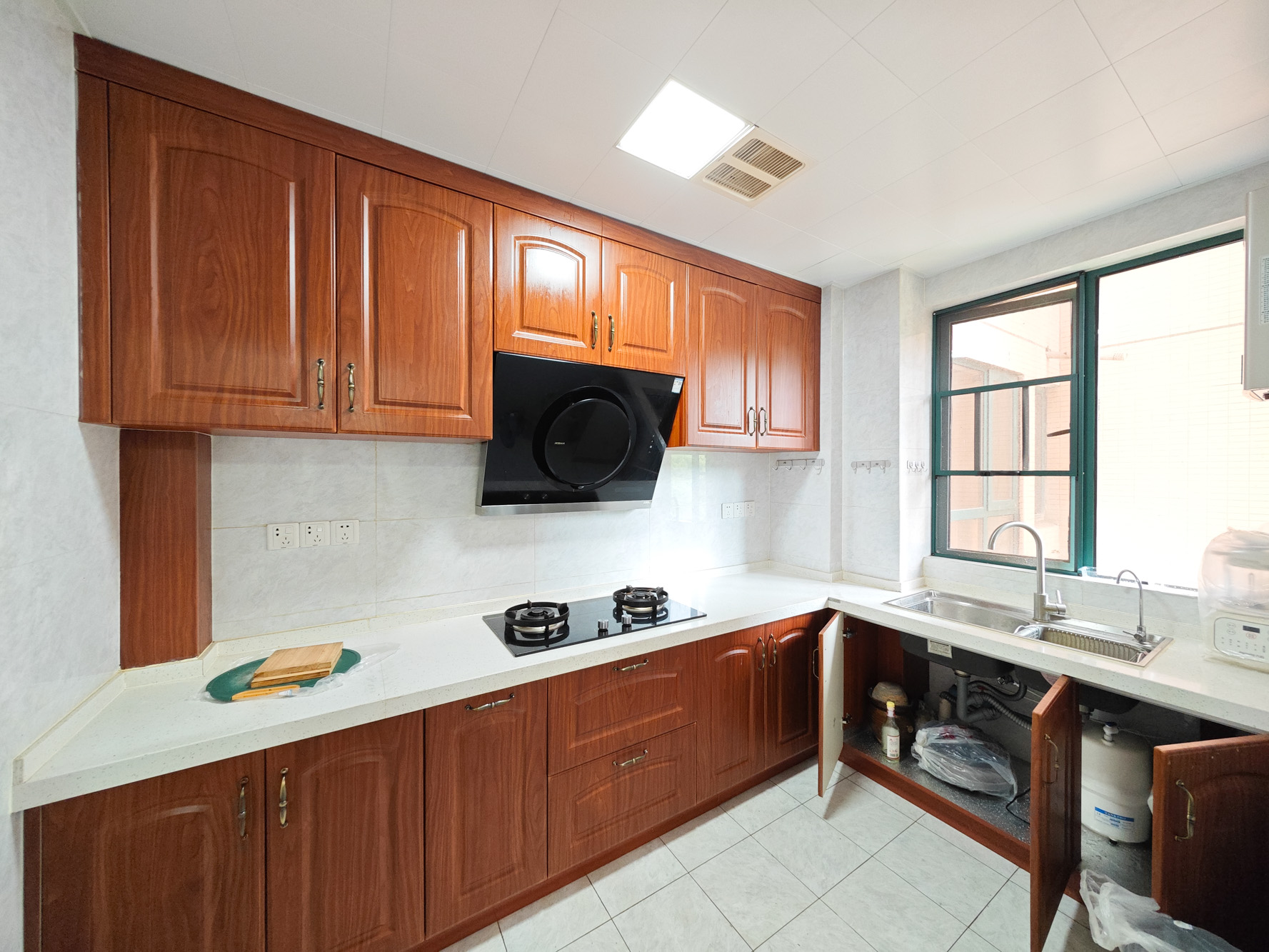 博长山水香颐 3室2厅2卫 95.0万 博长山水香颐 3室2厅2卫 95.0万厨房