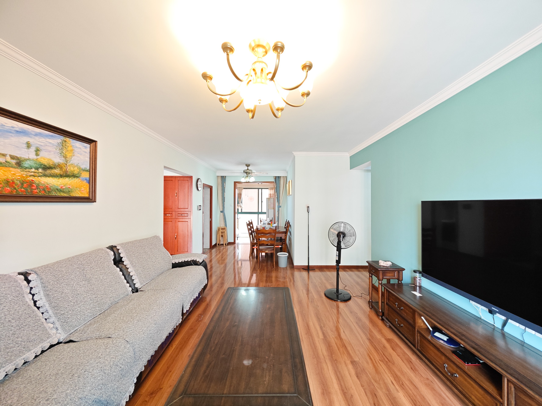 博长山水香颐 3室2厅2卫 95.0万 博长山水香颐 3室2厅2卫 95.0万客厅