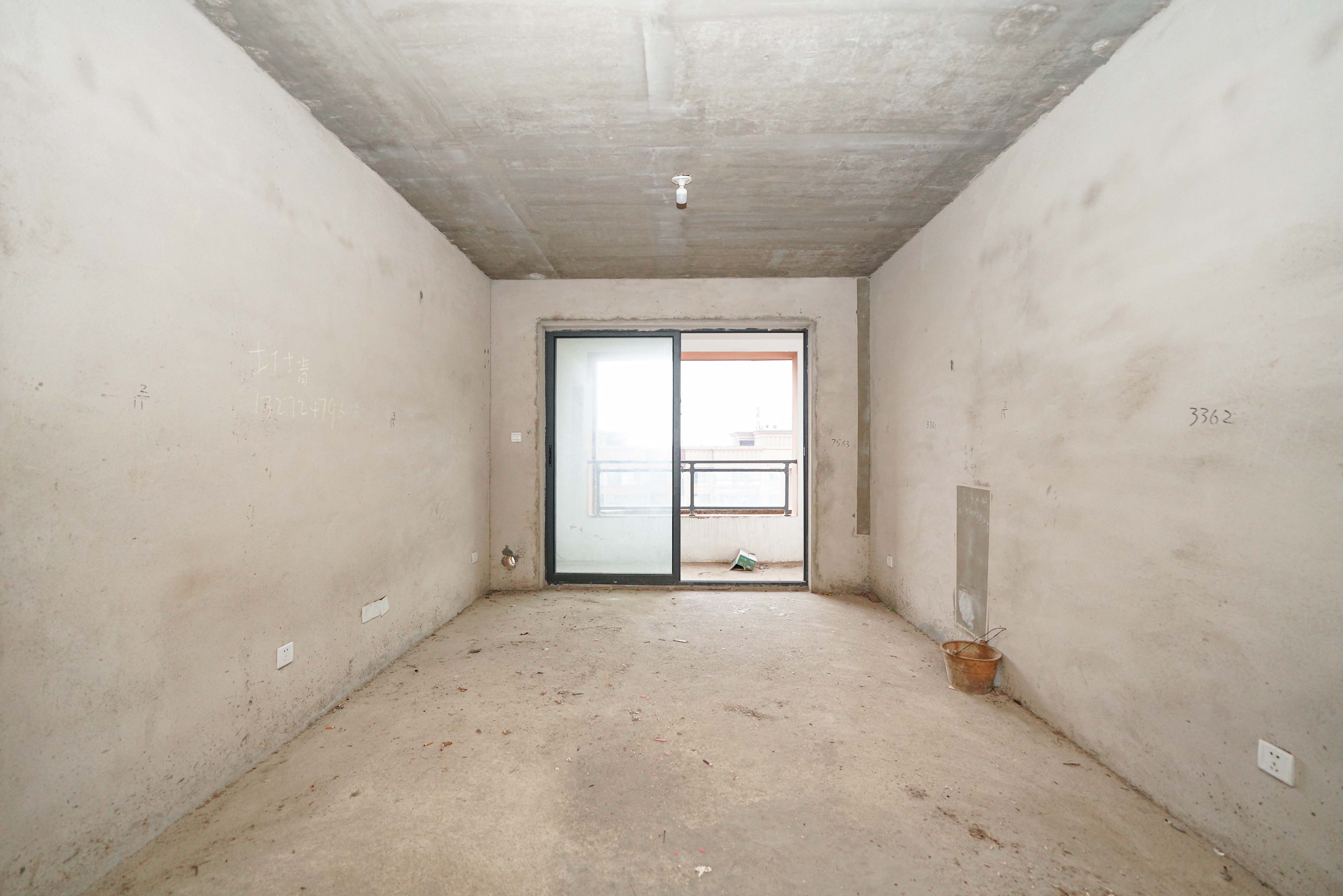 五矿万境蓝山  0室0厅0卫    69.0万 五矿万境蓝山  0室0厅0卫    69.0万客厅