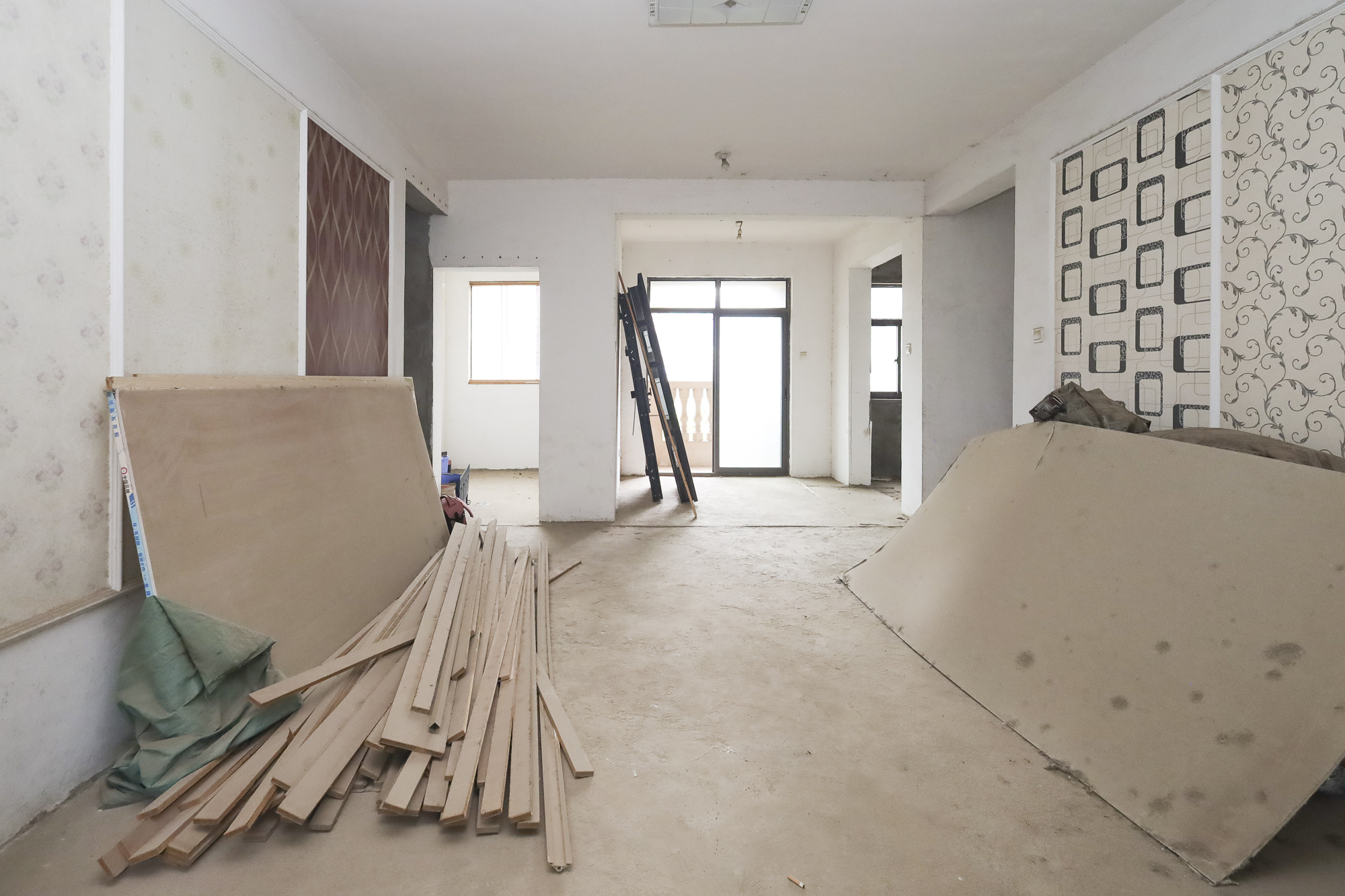 阳光丽城一期  4室2厅2卫    187.88万客厅