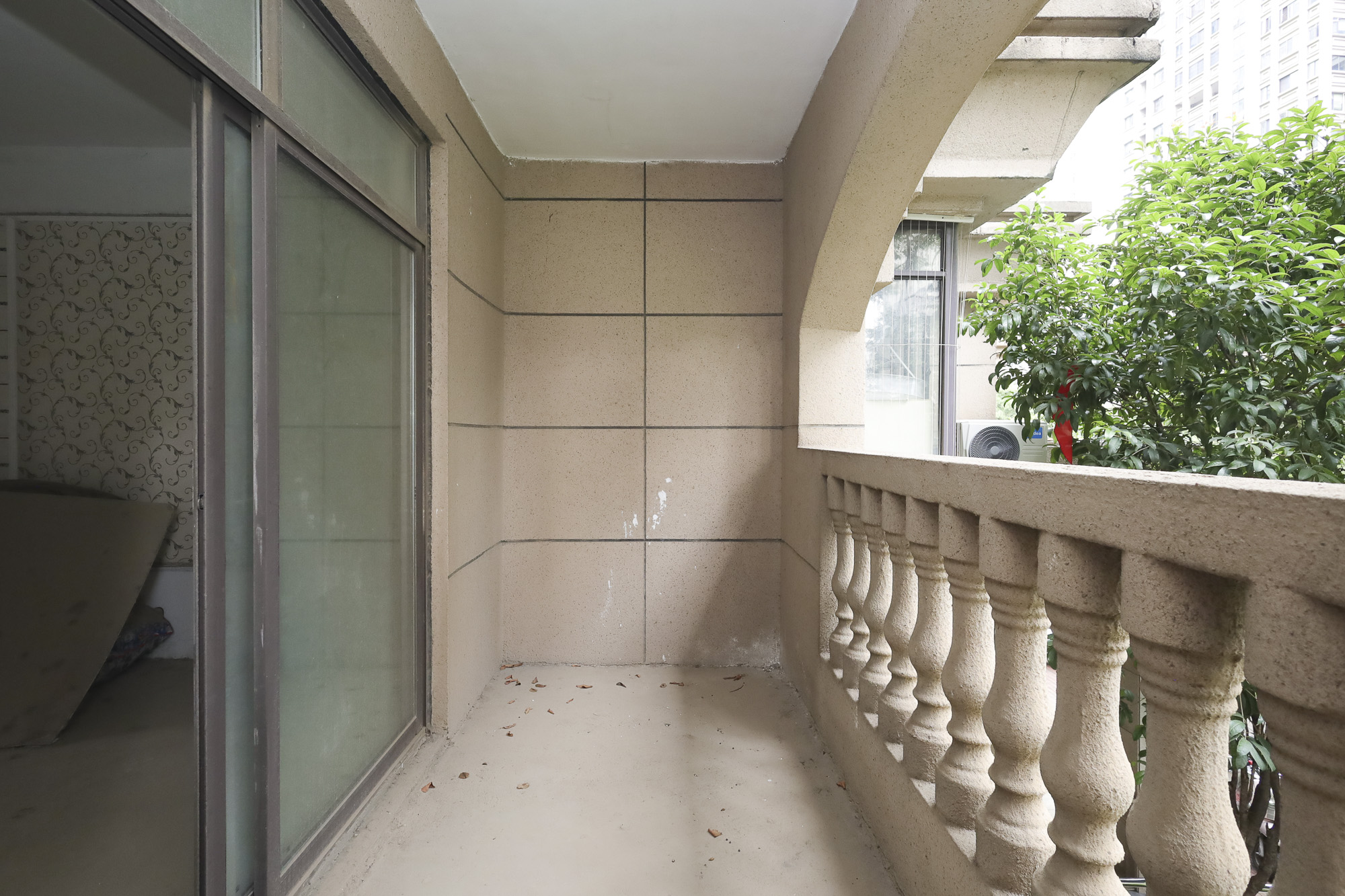 阳光丽城一期  4室2厅2卫    187.88万阳台