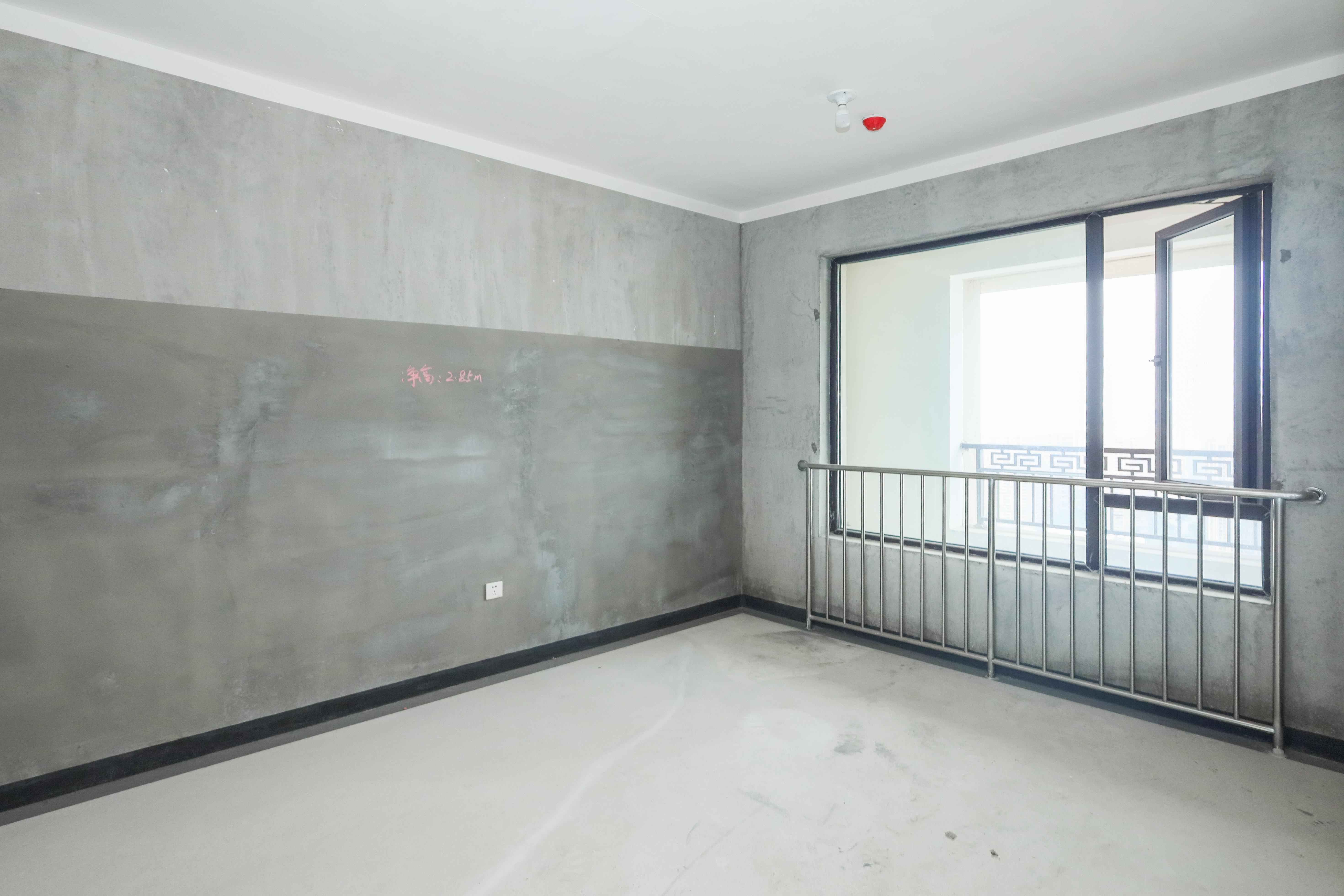 建发央著  4室2厅2卫   288.00万卧室