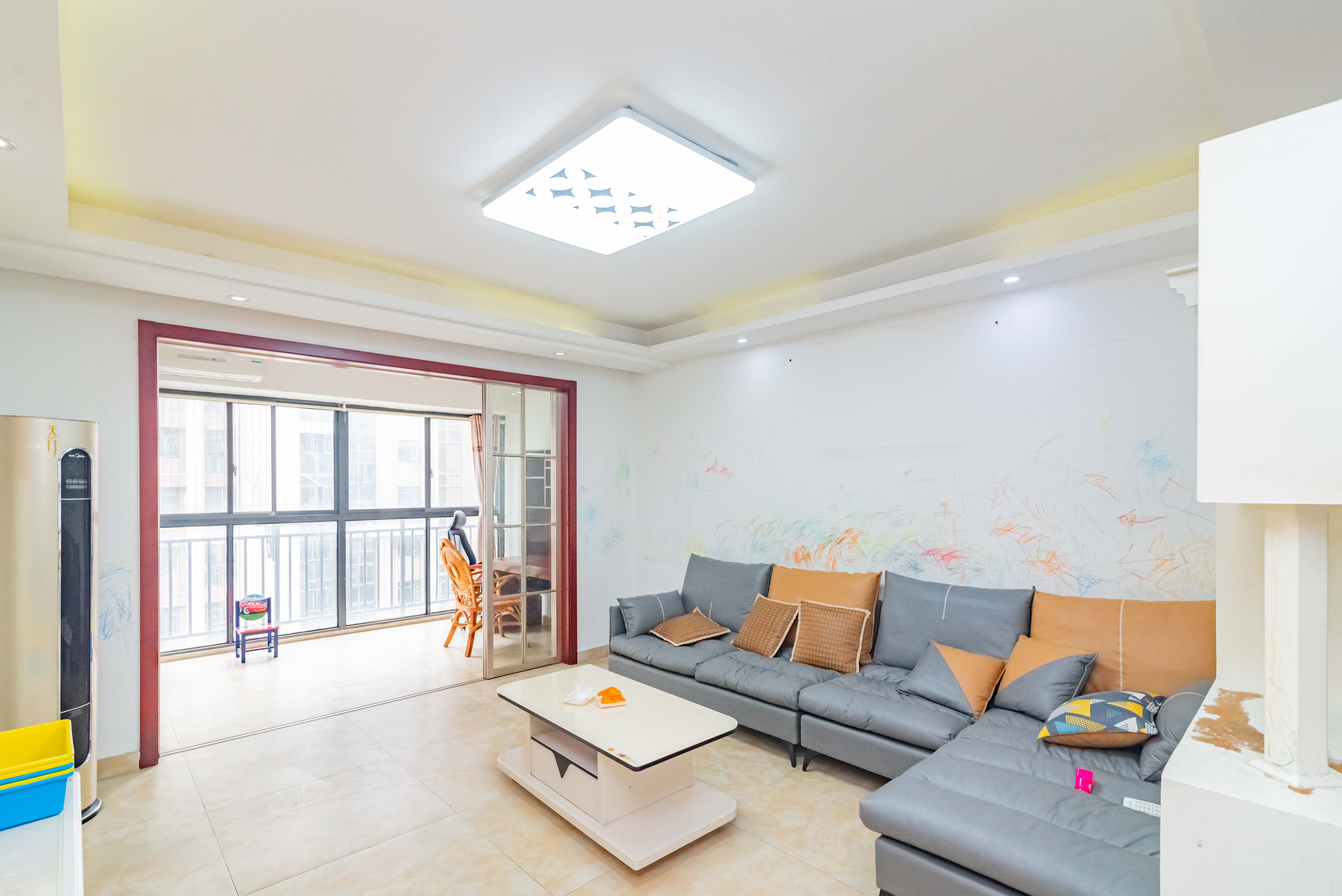 美利新世界 3室2厅2卫 110.0万 美利新世界 3室2厅2卫 110.0万客厅