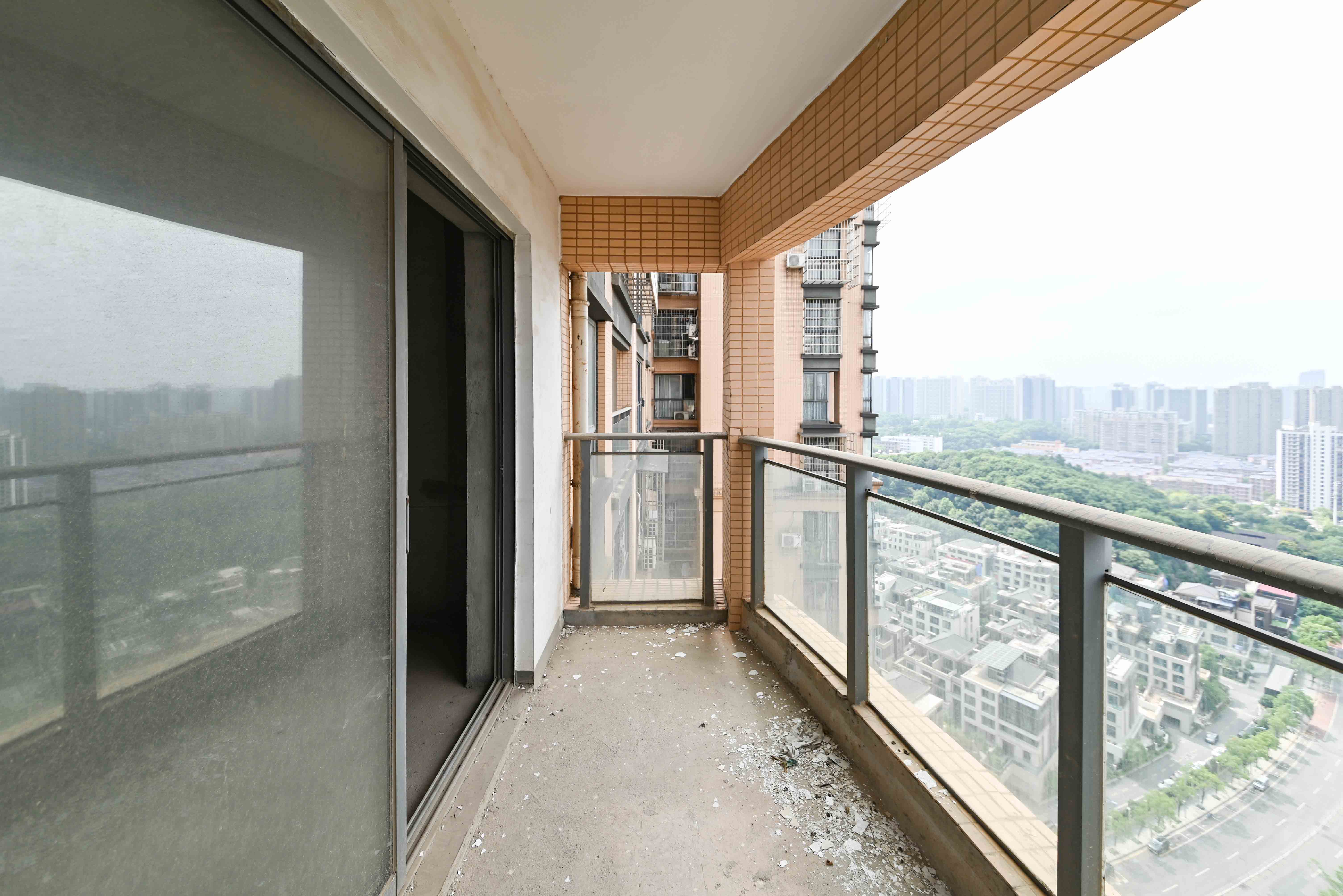 中城丽景香山园  3室2厅1卫   128.00万阳台