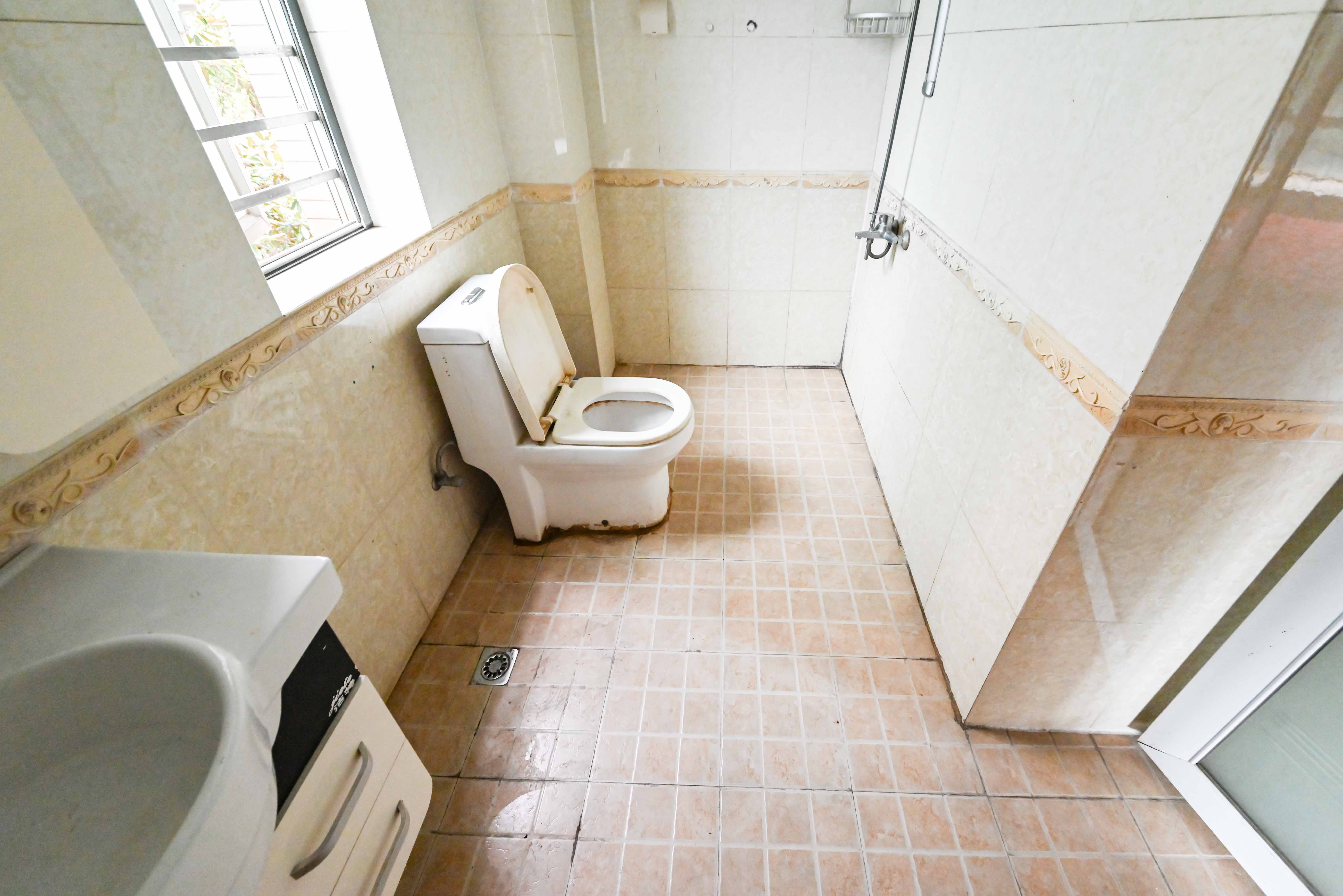 新城新世界一二三期  3室2厅2卫    115.0万卫生间