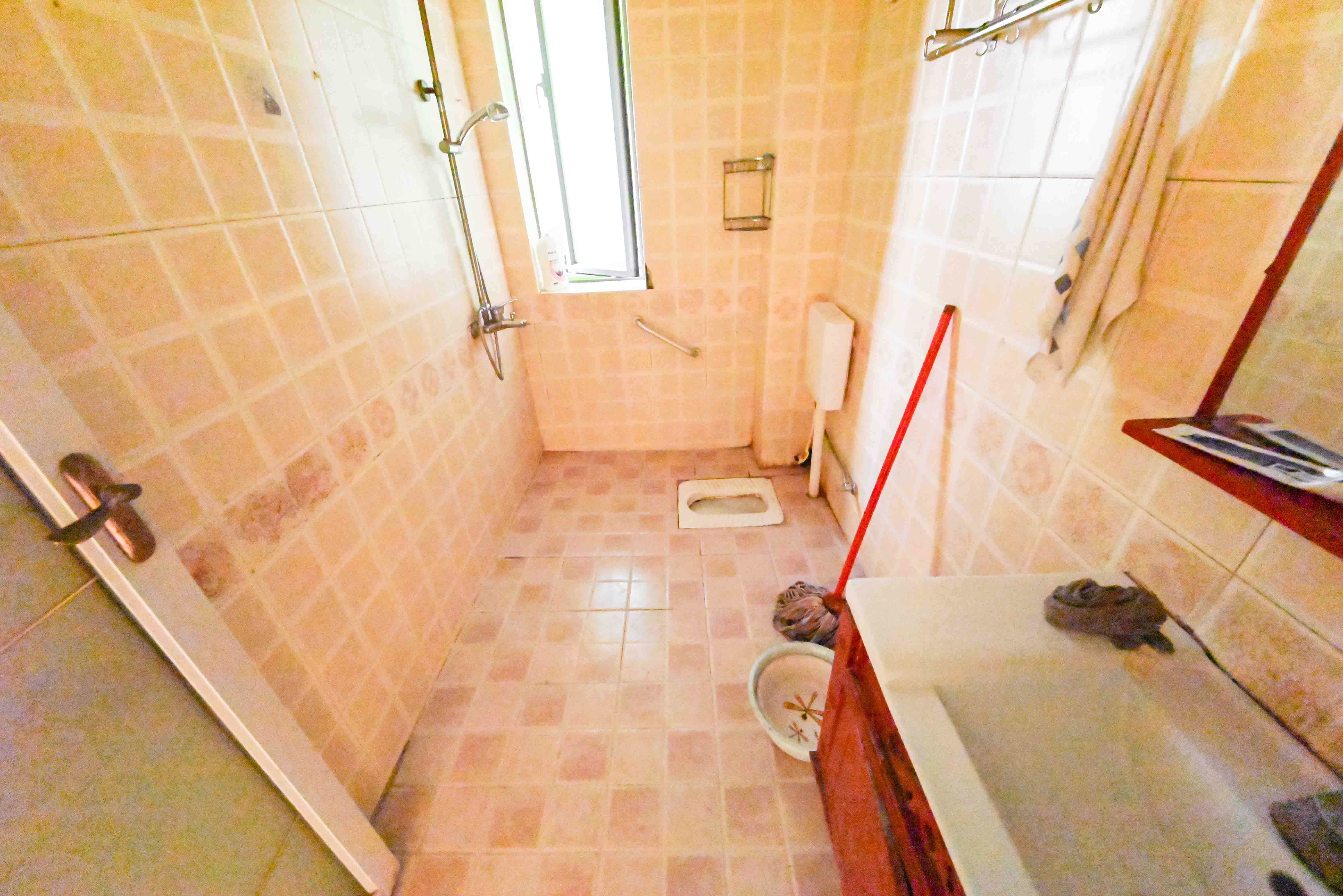 新城新世界一二三期  3室2厅2卫    115.0万卫生间